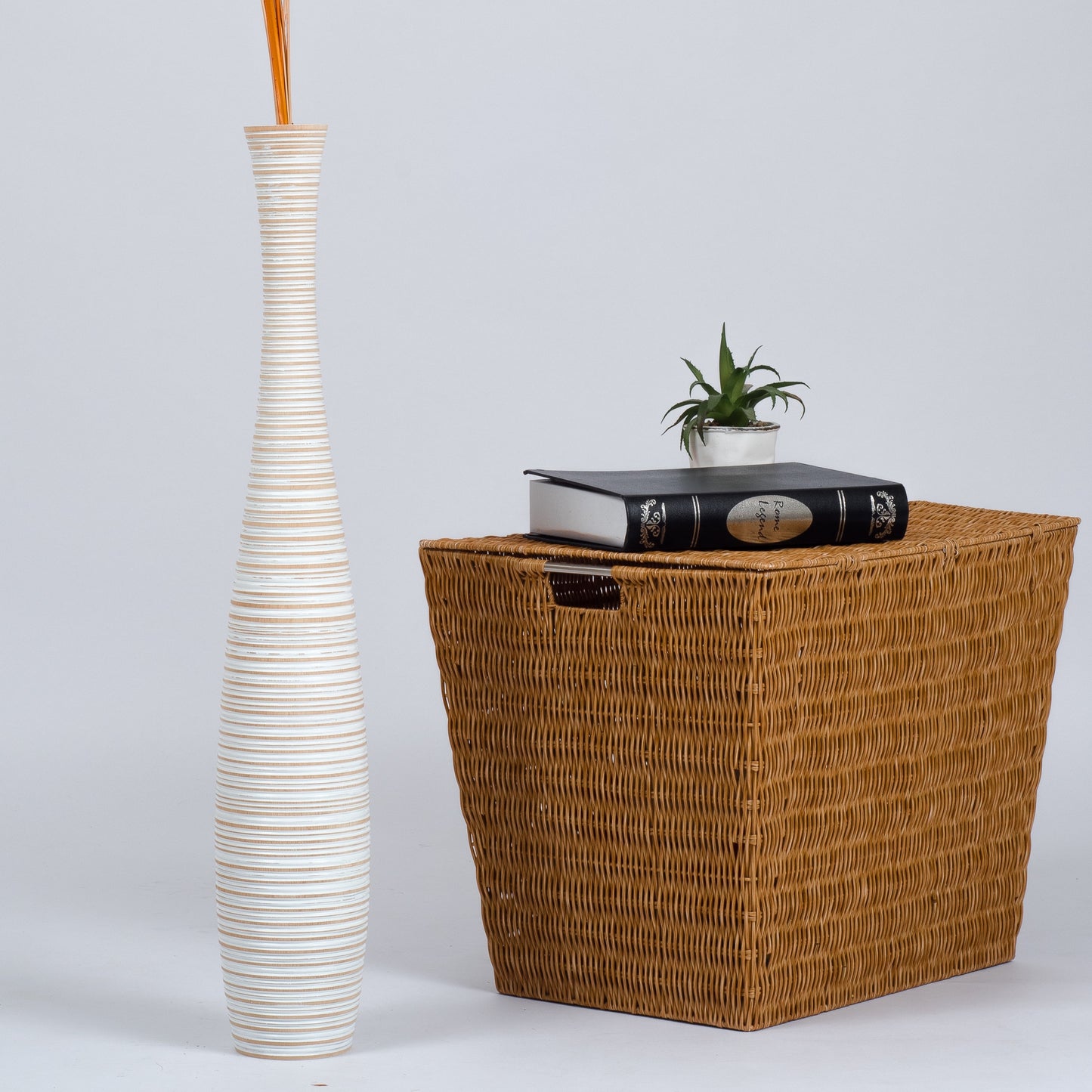 Large Mango Wood Floor Vase – Handcrafted Decorative Highlight from Thailand, 65 cm