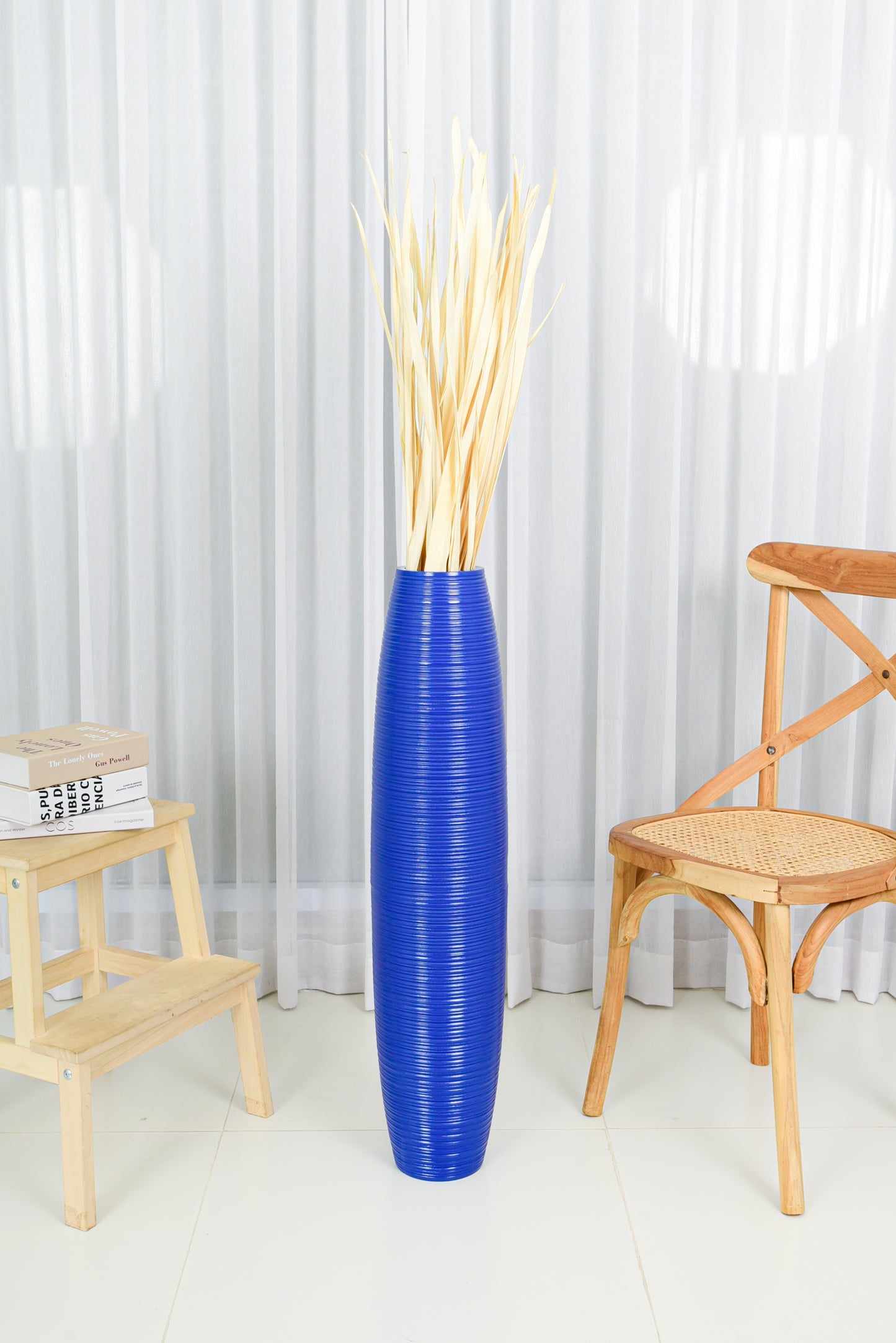 Large Mango Wood Floor Vase – Handcrafted Decorative Highlight from Thailand, 85 cm