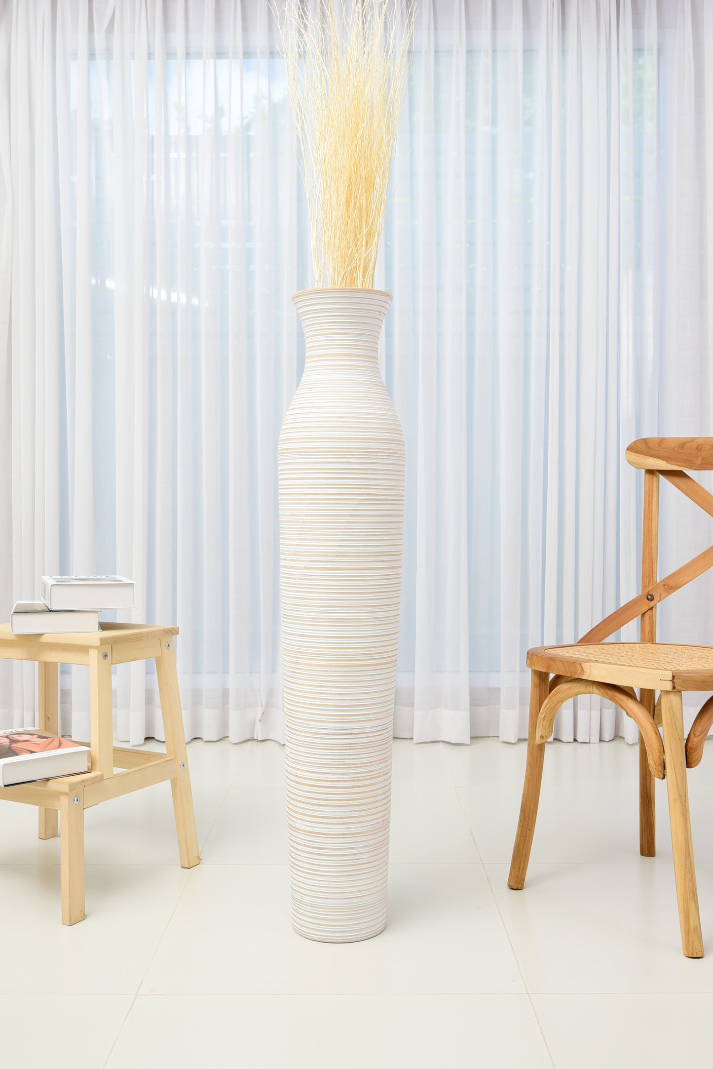 Large Mango Wood Floor Vase – Handcrafted Decorative Highlight from Thailand, 105 cm