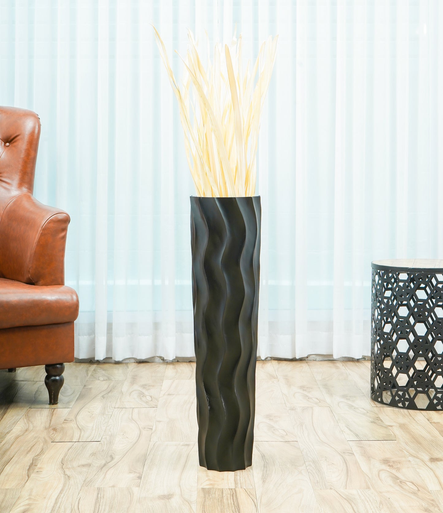 Large Mango Wood Floor Vase – Handcrafted Decorative Highlight from Thailand, 65 cm