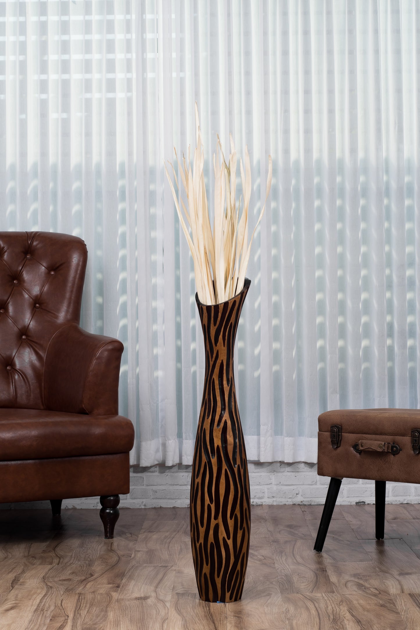 Large Mango Wood Floor Vase – Handcrafted Decorative Highlight from Thailand, 85 cm