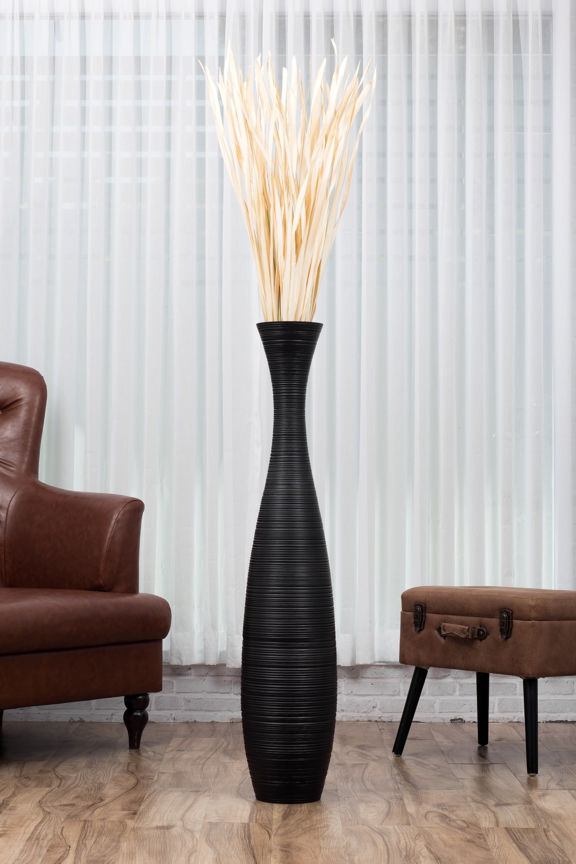 Large Mango Wood Floor Vase – Handcrafted Decorative Highlight from Thailand, 105 cm