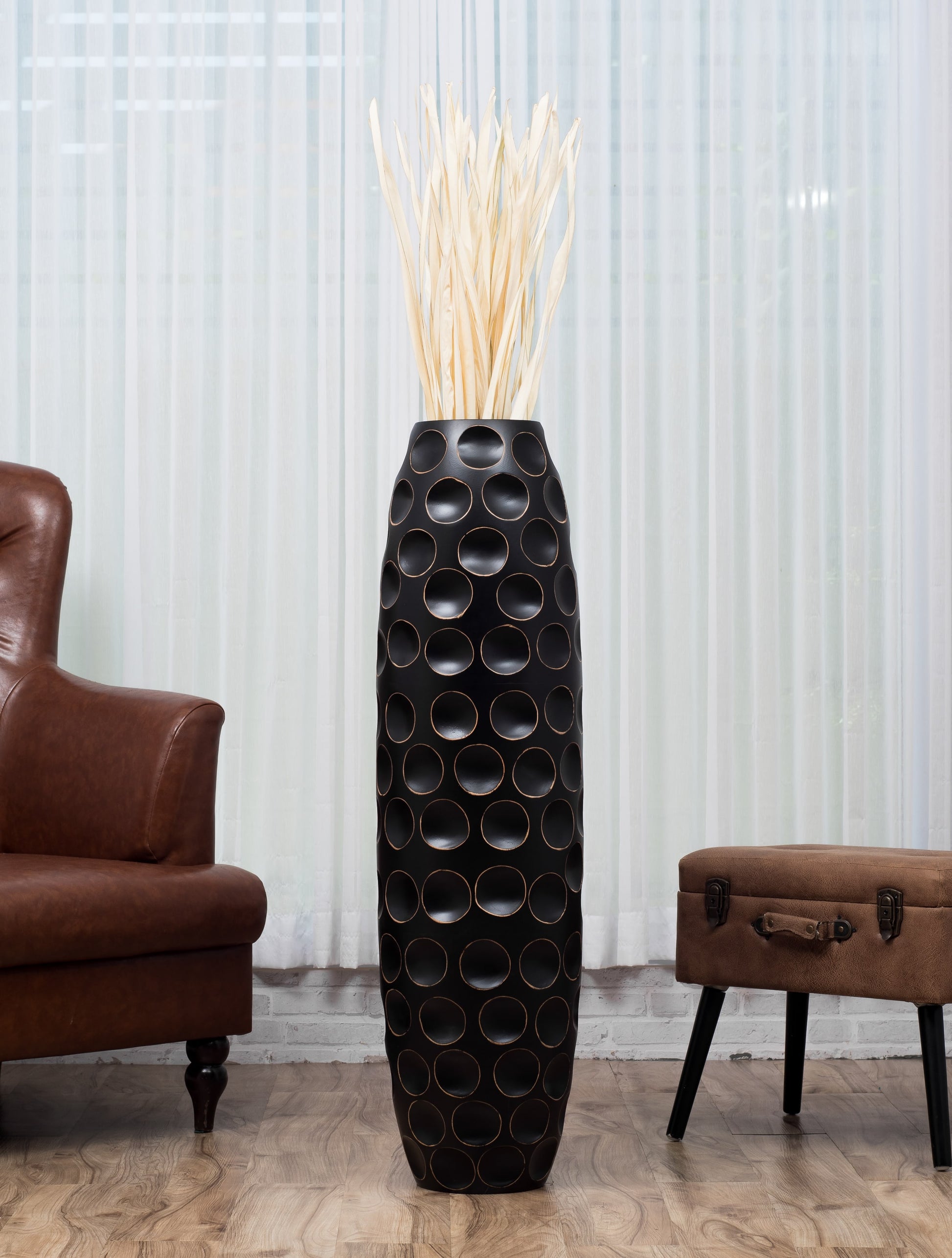 Large Mango Wood Floor Vase – Handcrafted Decorative Highlight from Thailand, 105 cm