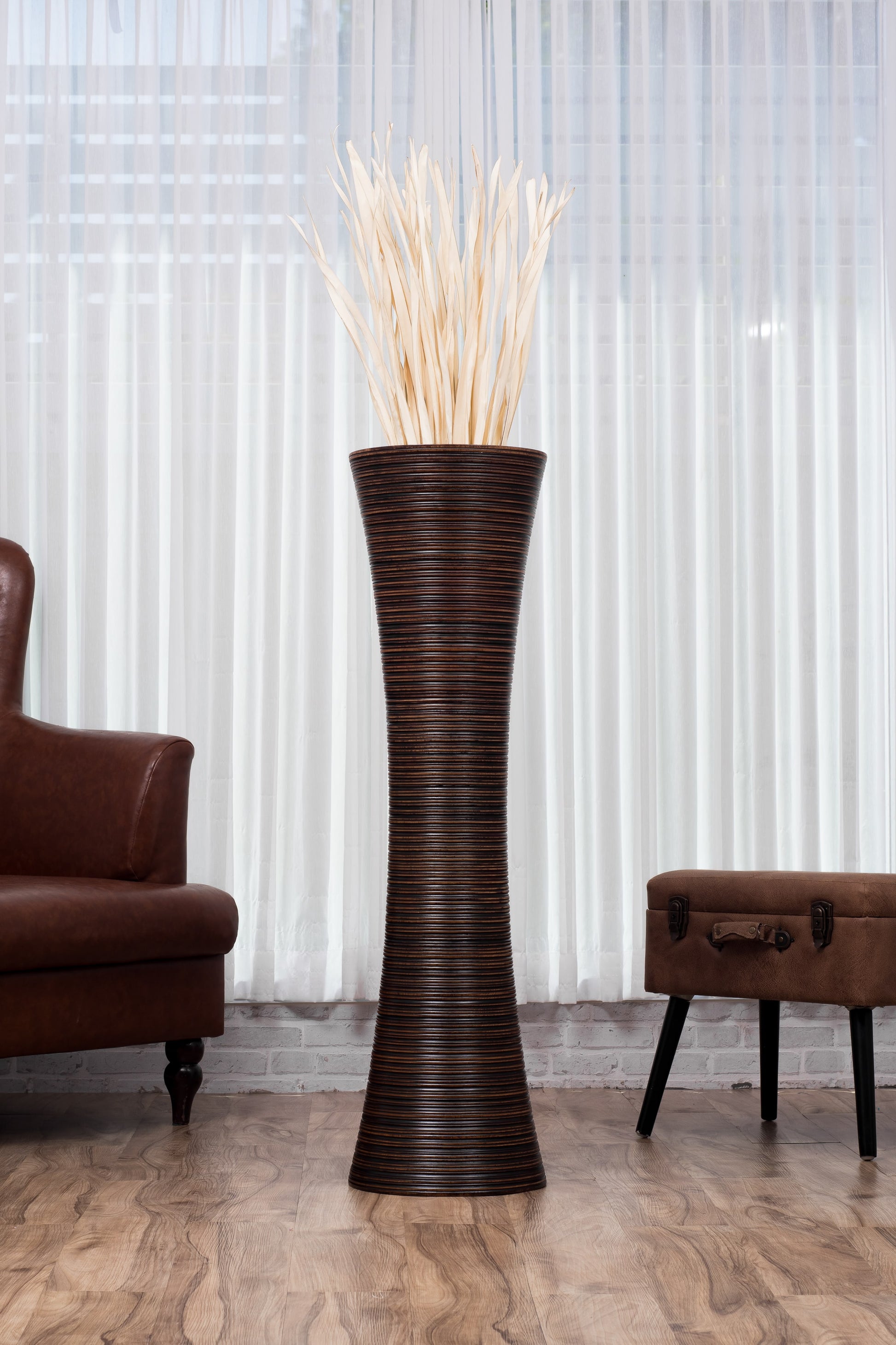 Large Mango Wood Floor Vase – Handcrafted Decorative Highlight from Thailand, 105 cm