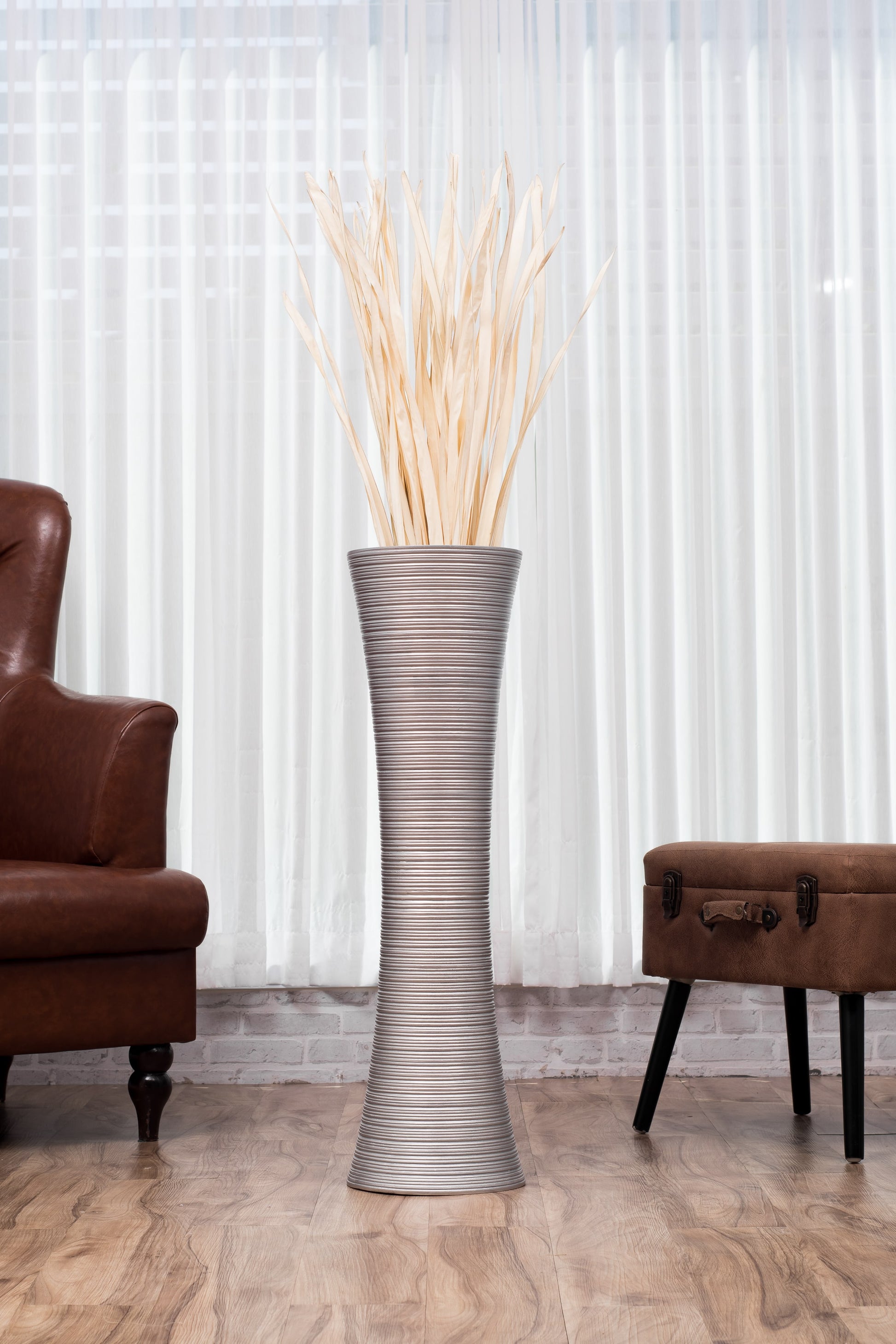 Large Mango Wood Floor Vase – Handcrafted Decorative Highlight from Thailand, 85 cm