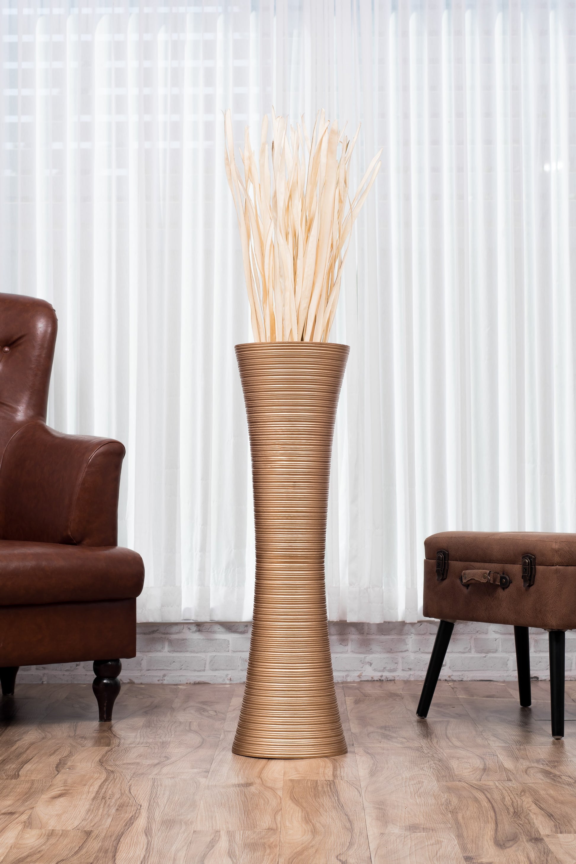 Large Mango Wood Floor Vase – Handcrafted Decorative Highlight from Thailand, 85 cm