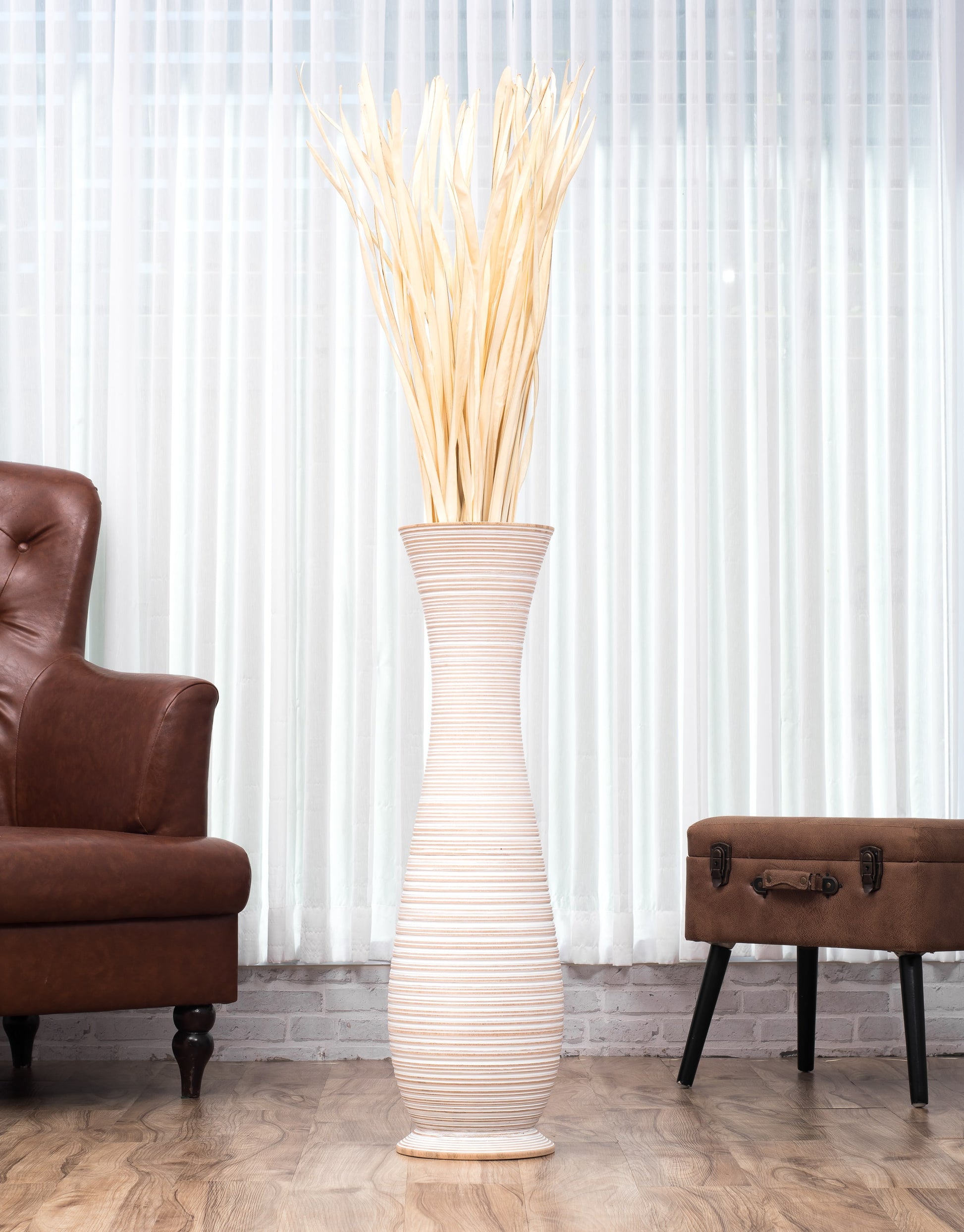 Large Mango Wood Floor Vase – Handcrafted Decorative Highlight from Thailand, 85 cm