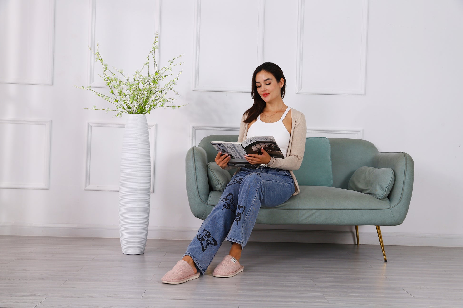 Large Resin Floor Vase – Stylish Waterproof Vase for Fresh & Dried Flowers, 85 cm