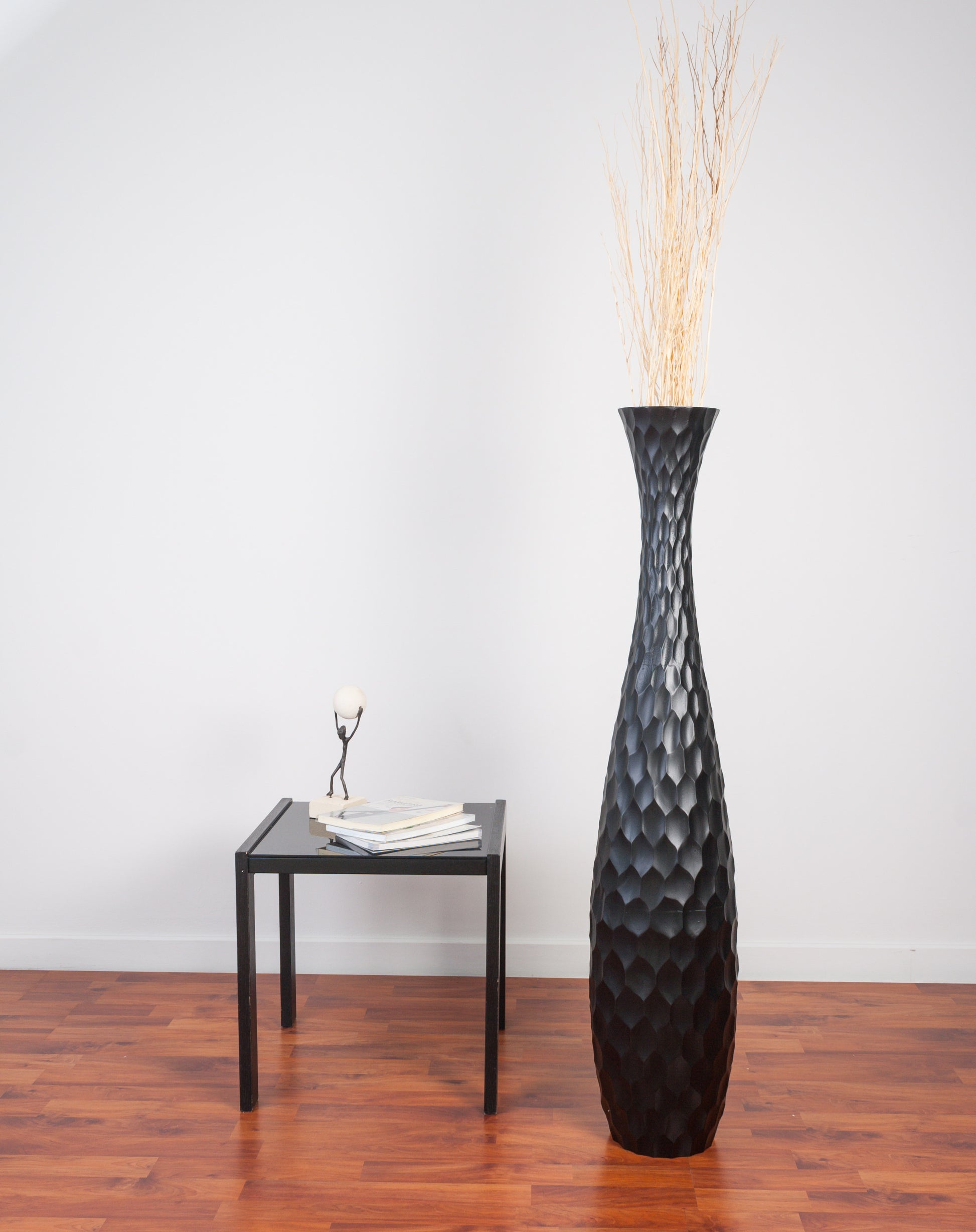 Large Mango Wood Floor Vase – Handcrafted Decorative Highlight from Thailand, 105 cm