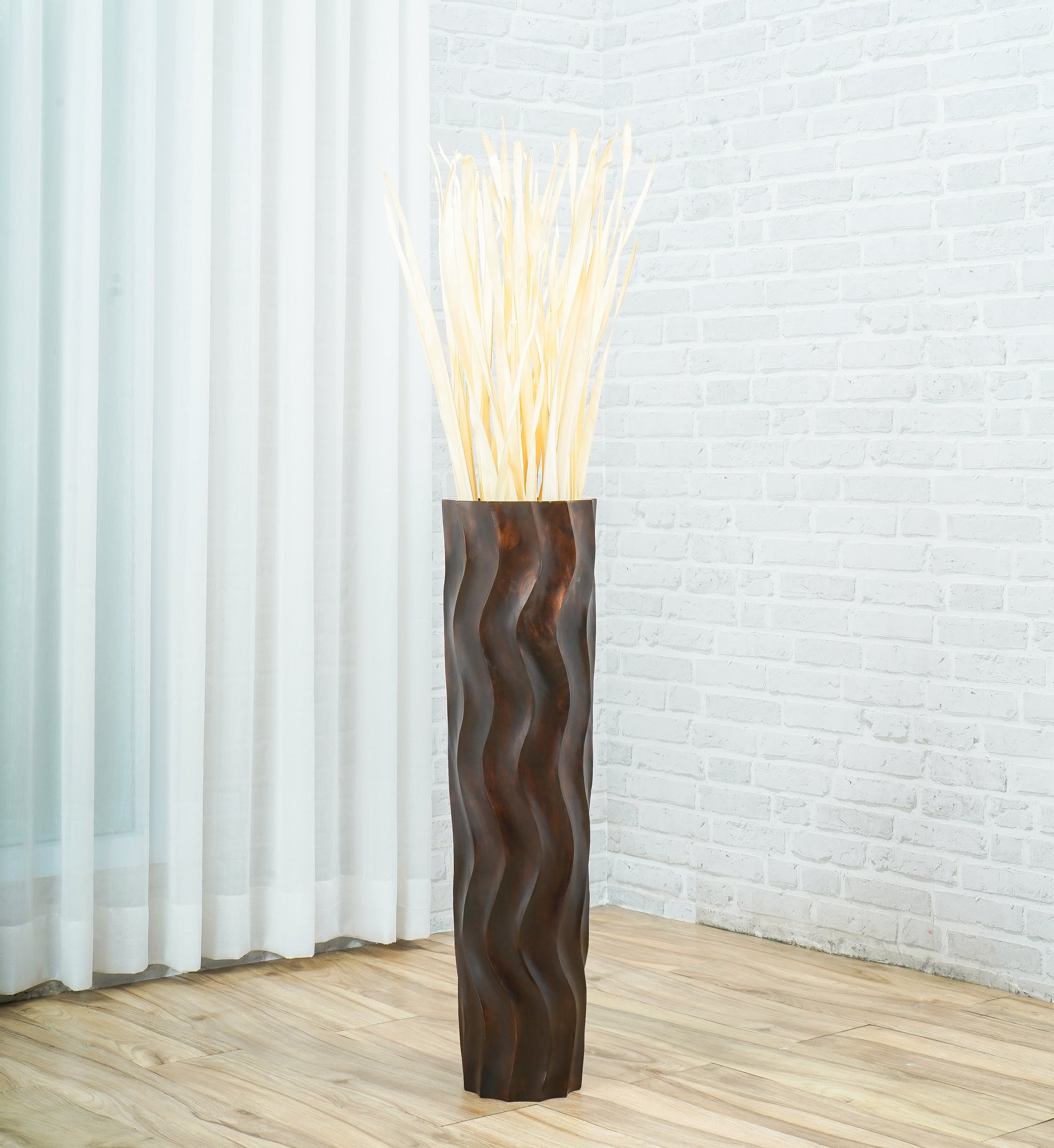 Large Mango Wood Floor Vase – Handcrafted Decorative Highlight from Thailand, 65 cm