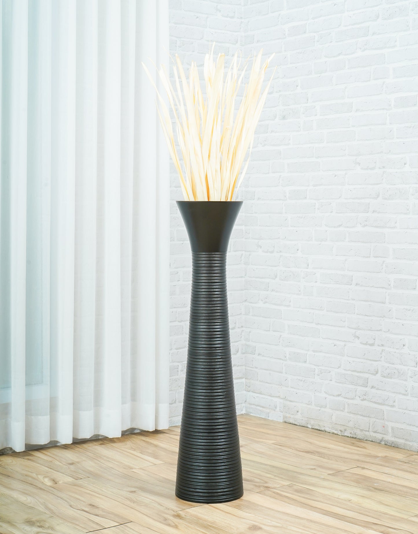 Large Mango Wood Floor Vase – Handcrafted Decorative Highlight from Thailand, 85 cm