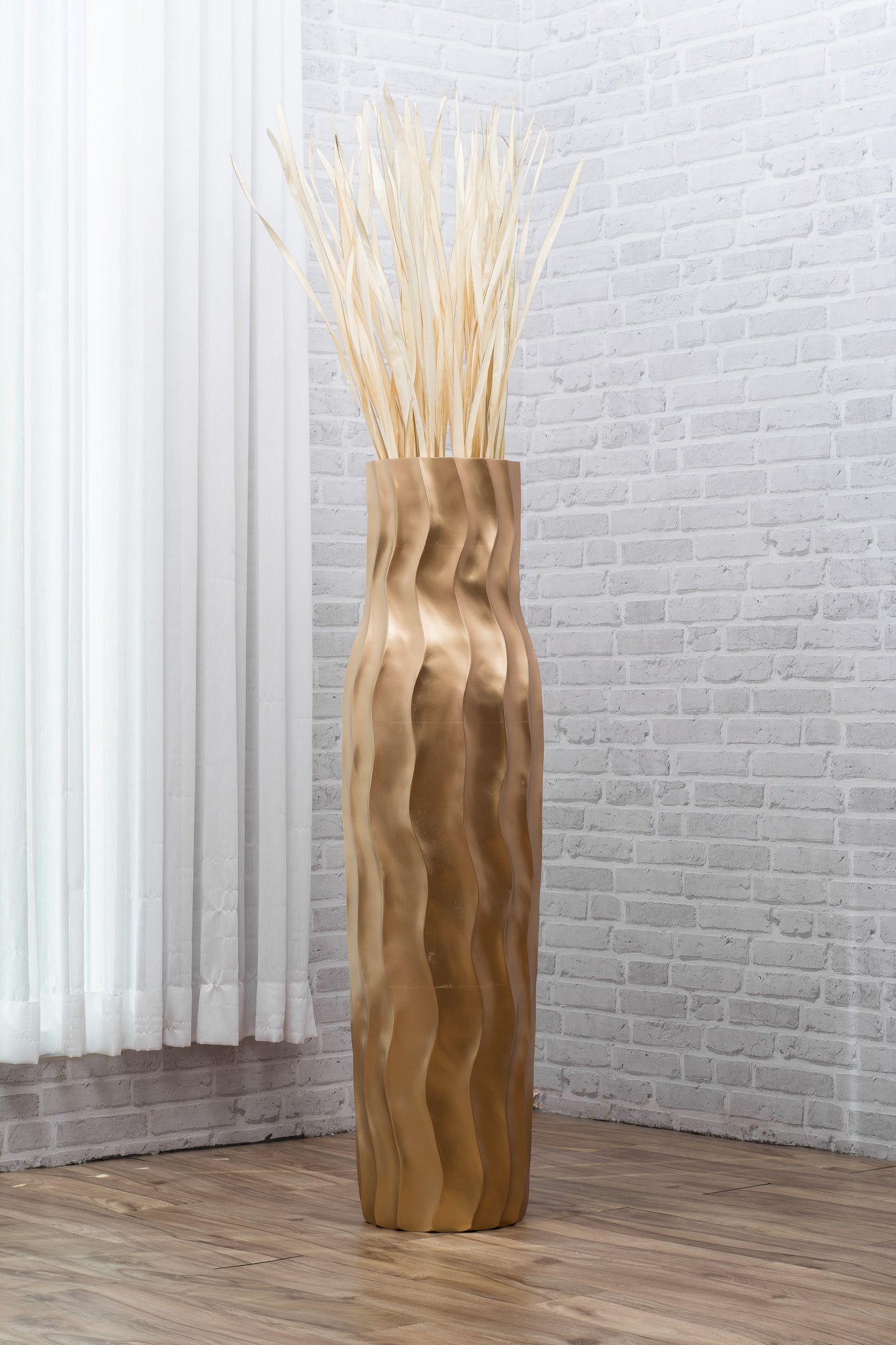 Large Mango Wood Floor Vase – Handcrafted Decorative Highlight from Thailand, 105 cm