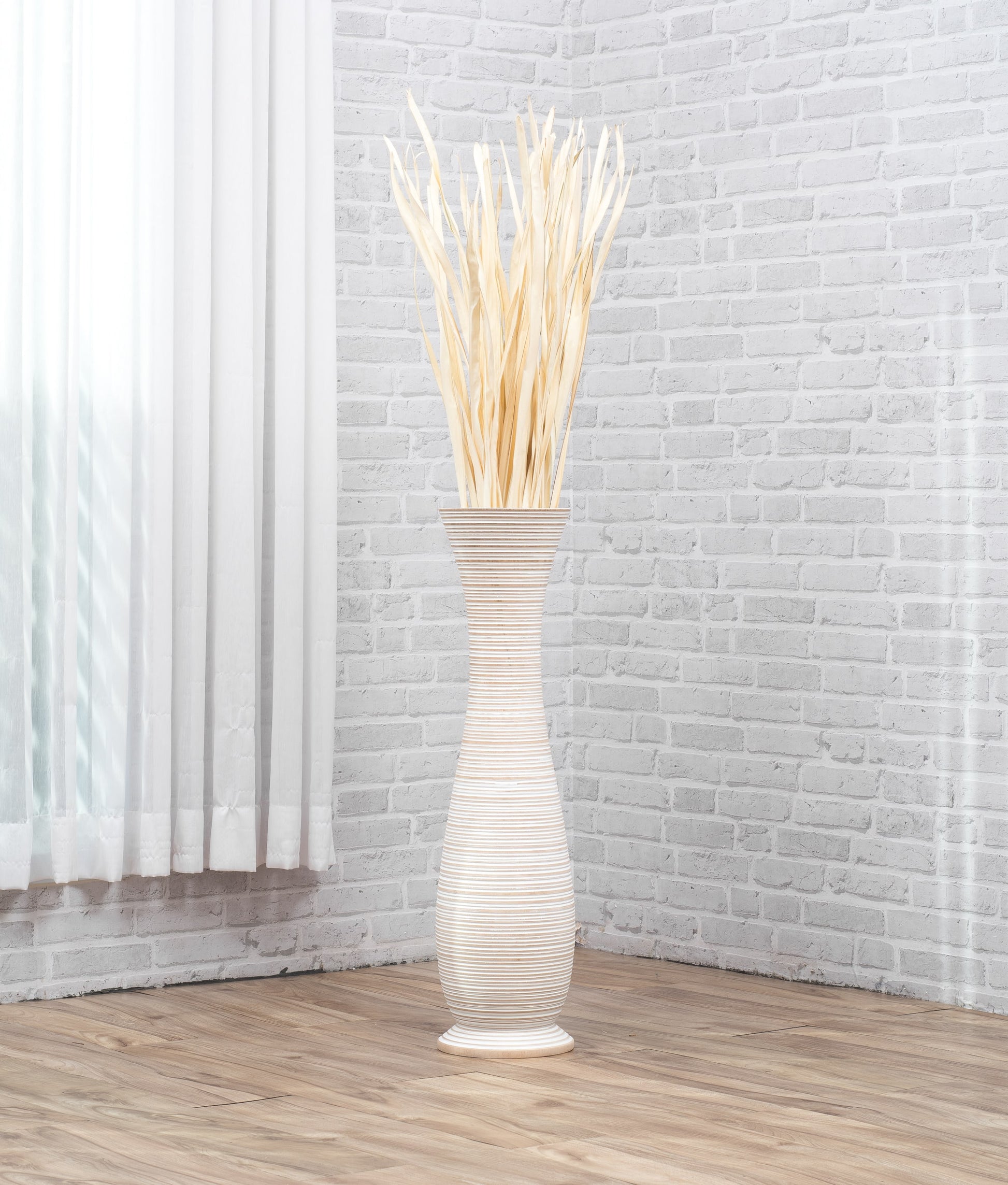 Large Mango Wood Floor Vase – Handcrafted Decorative Highlight from Thailand, 65 cm