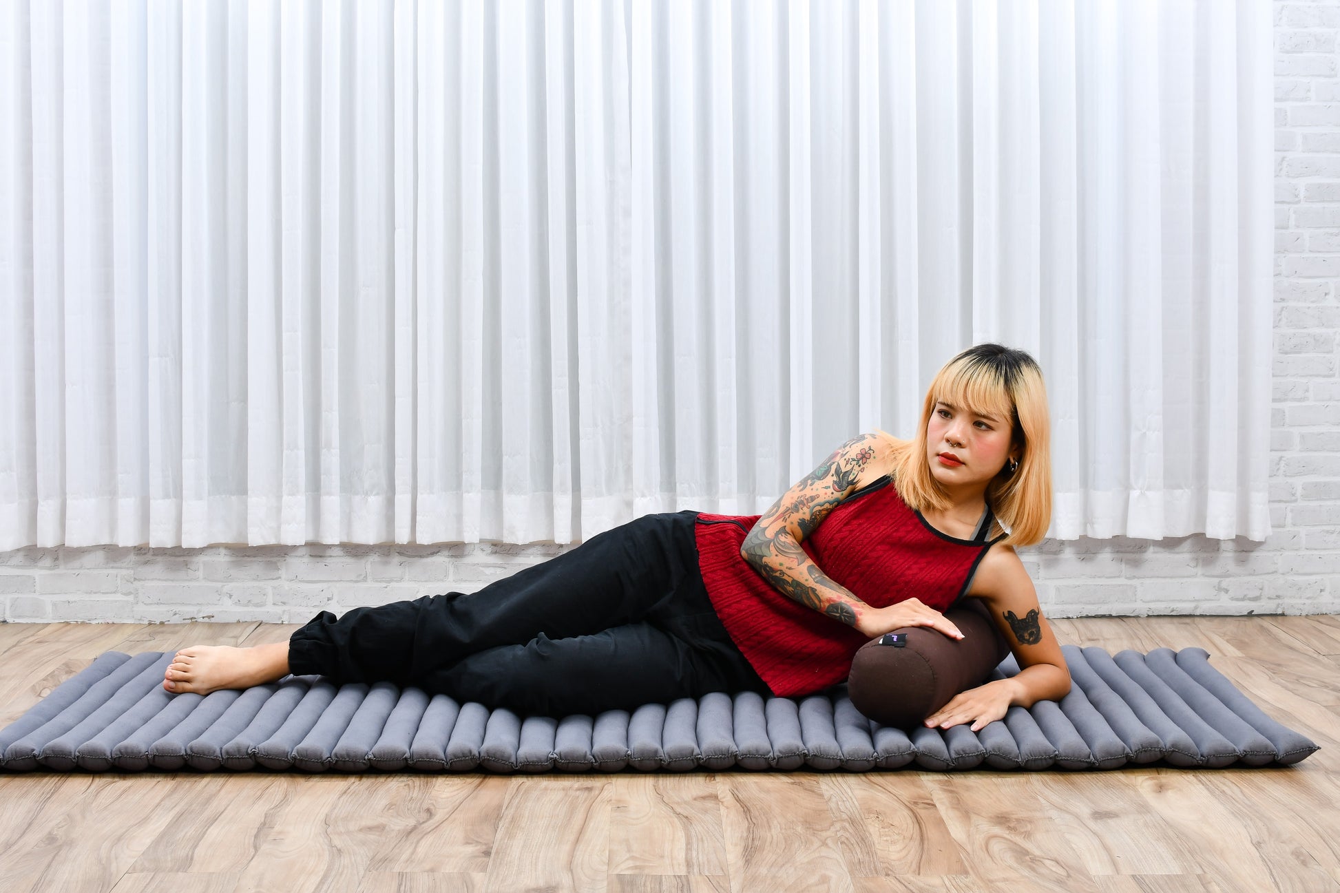 Yoga Roll Cushion – Compact Kapok Bolster & Meditation Pillow with Cotton Cover, Cl17 - Brown