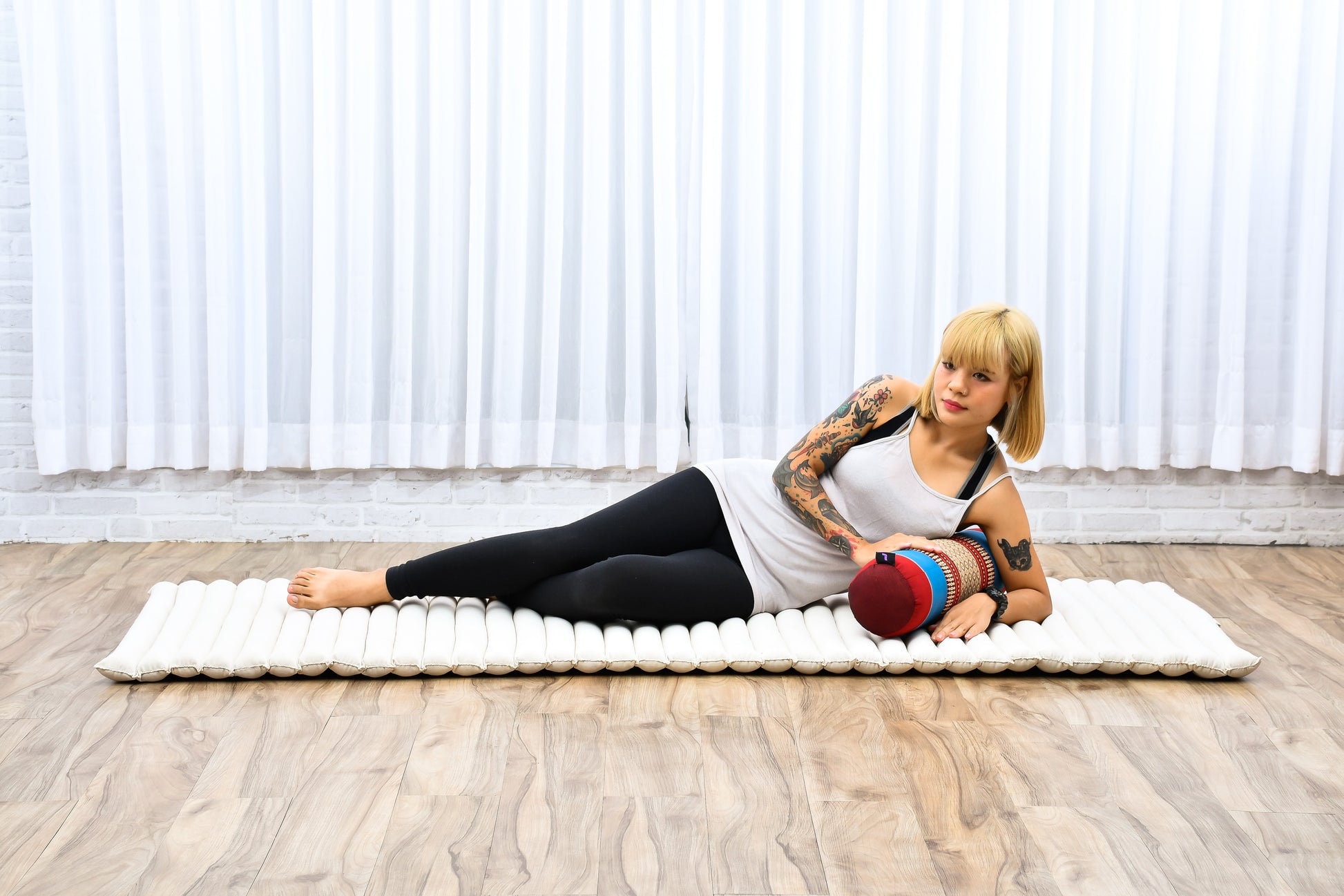 Yoga Roll Cushion – Compact Kapok Bolster & Meditation Pillow with Cotton Cover, Sf27 - Blue, Red