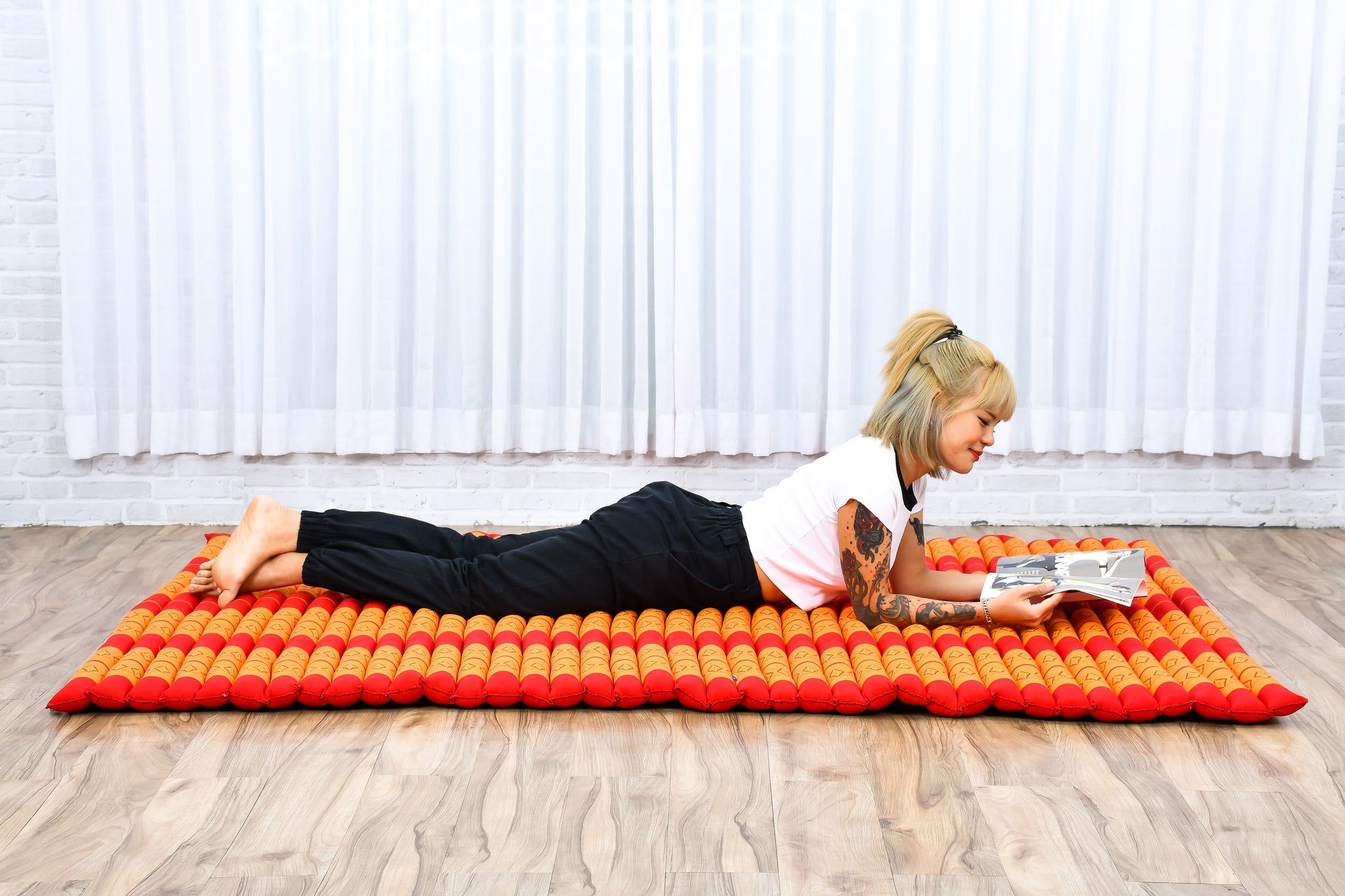 Kapok Roll-Up Mattress – Foldable Sleeping & Relax Mat with Cotton Cover for Home & Outdoor Use, Sf02 - Orange, XL: 190x145 cm