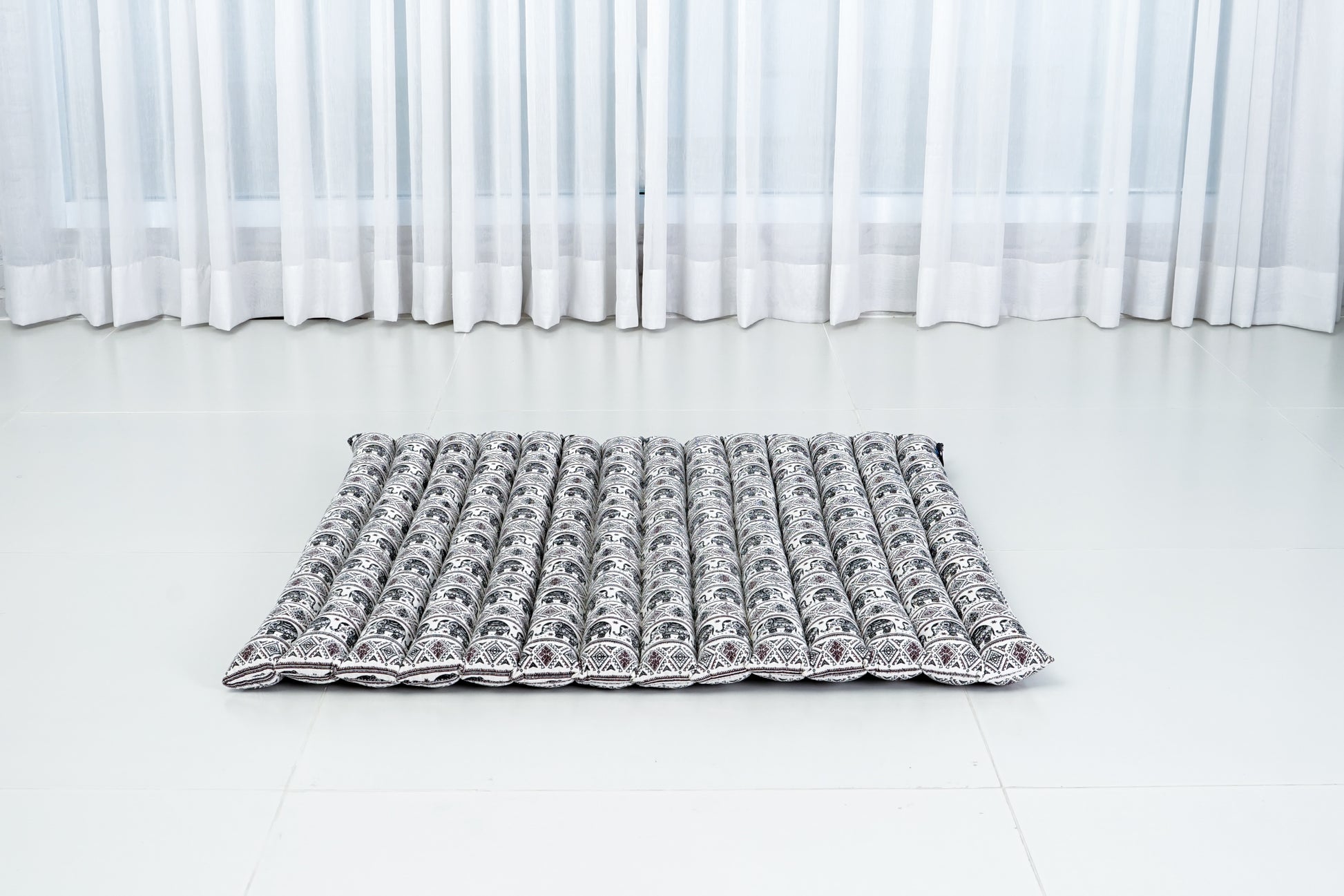 Large Kapok Zabuton Meditation Cushion – Rectangular Floor Mat with Cotton Cover, El2 - Black