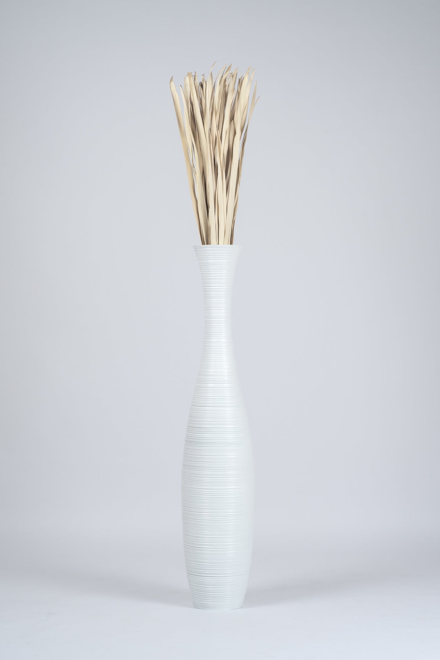 Large Mango Wood Floor Vase – Handcrafted Decorative Highlight from Thailand, 105 cm