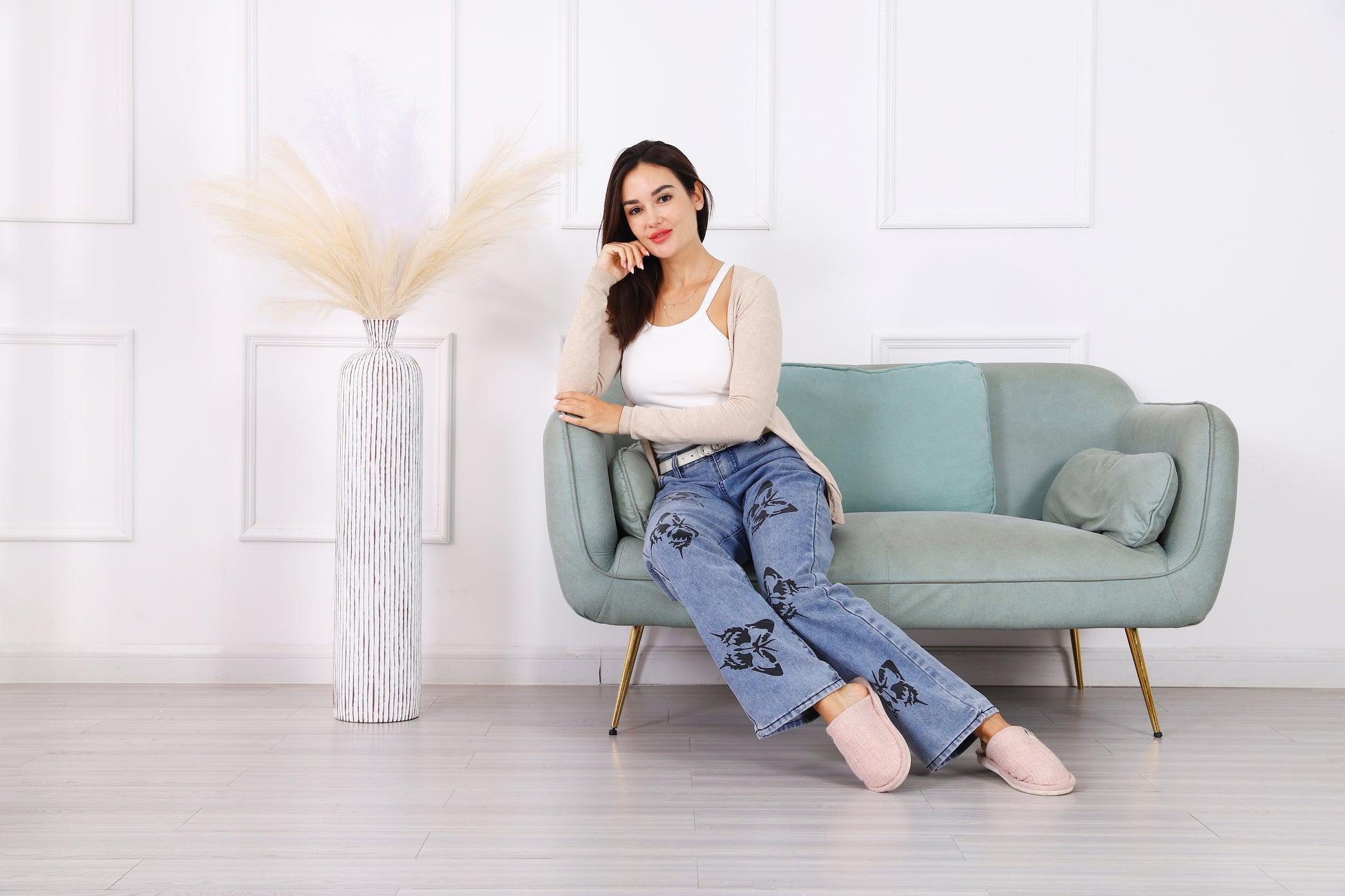 Large Resin Floor Vase – Stylish Waterproof Vase for Fresh & Dried Flowers, 85 cm