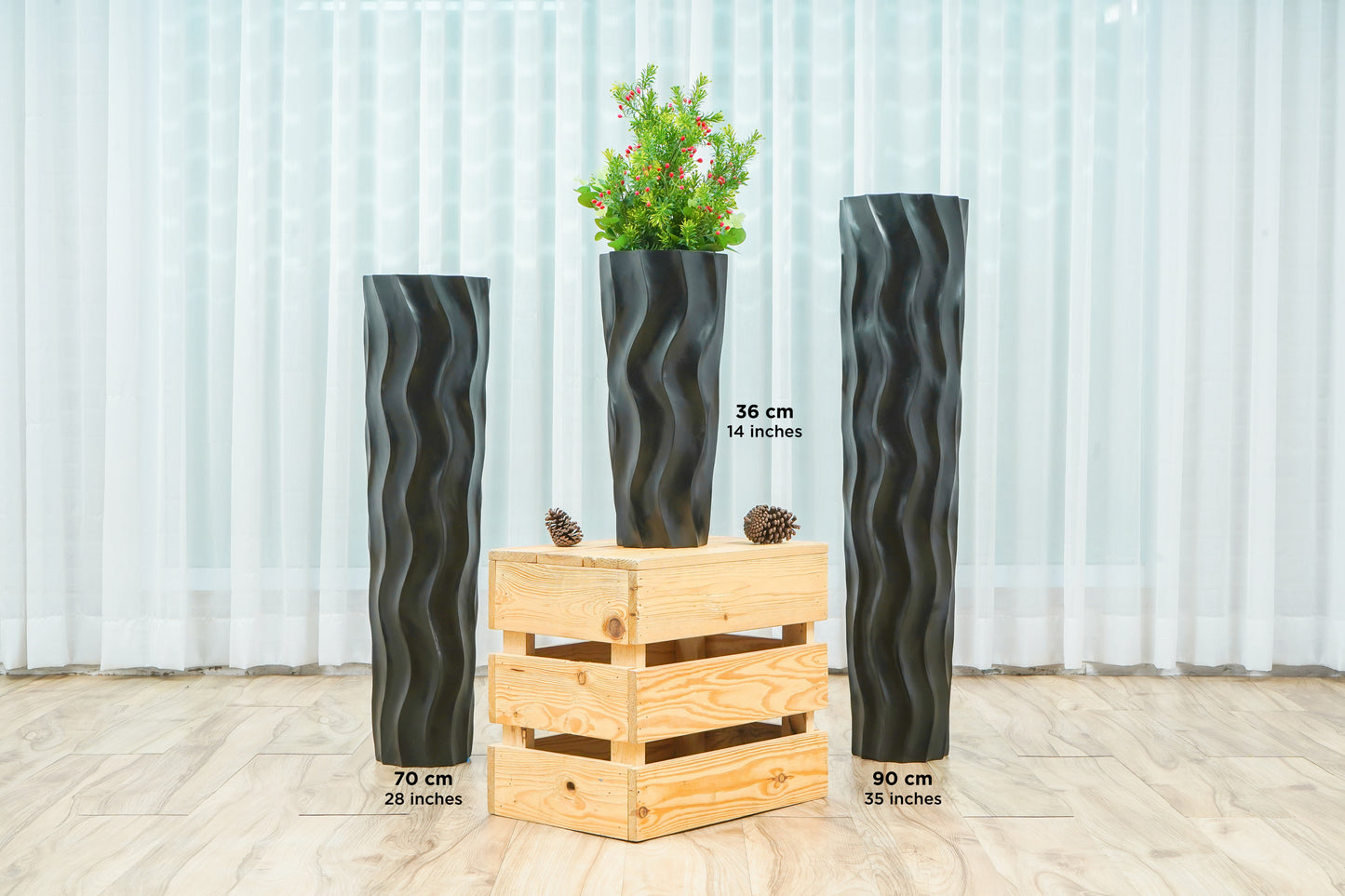 Large Mango Wood Floor Vase – Handcrafted Decorative Highlight from Thailand, 85 cm