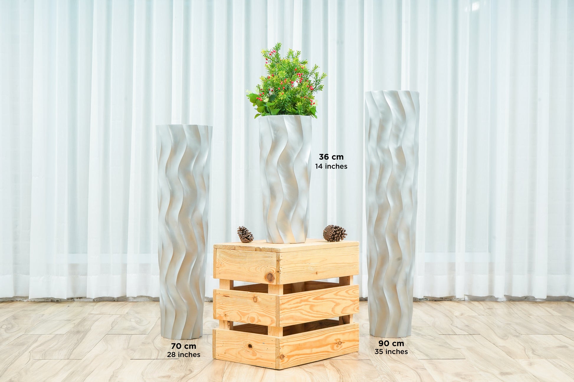 Large Mango Wood Floor Vase – Handcrafted Decorative Highlight from Thailand, 65 cm