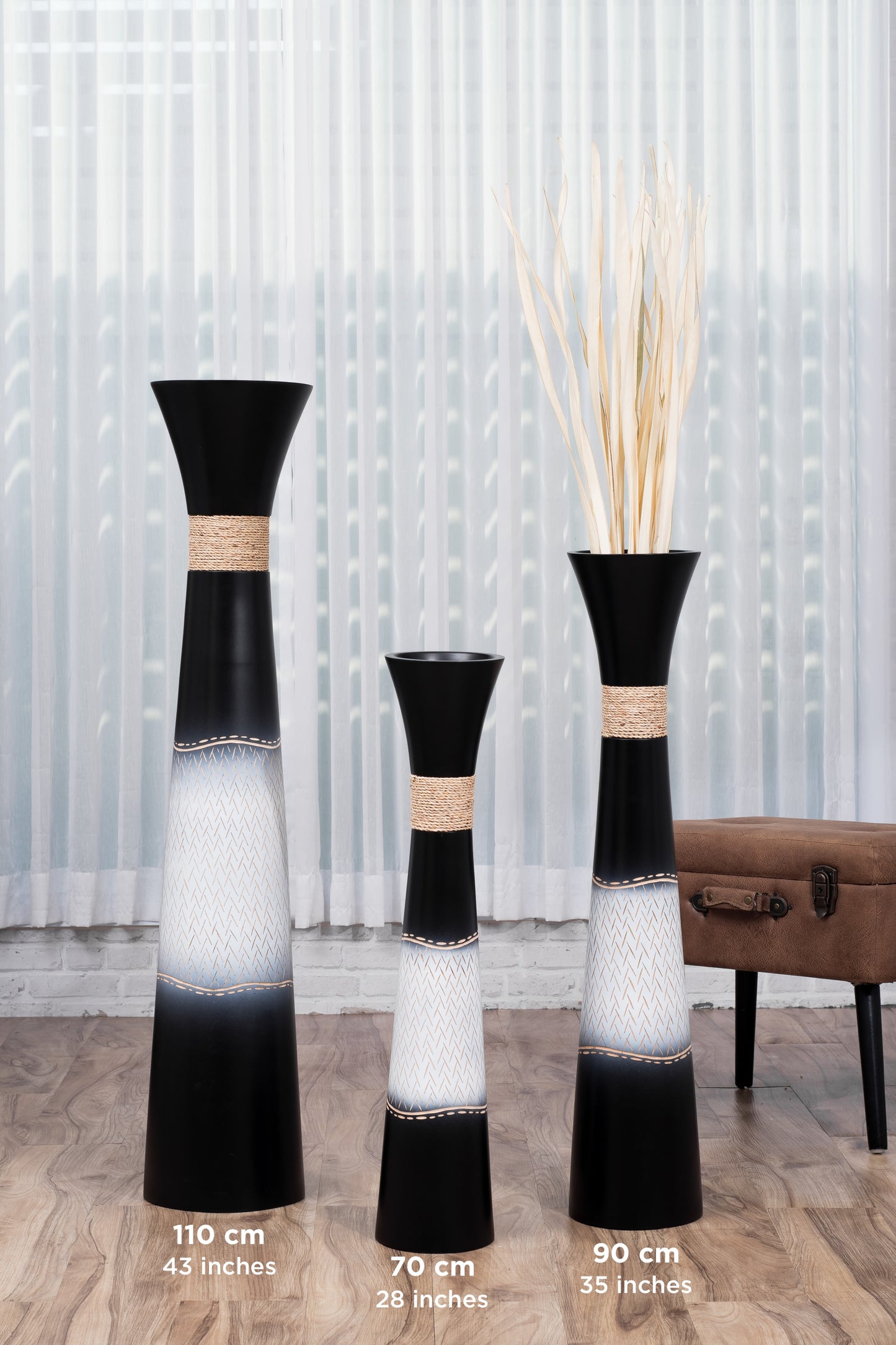 Large Mango Wood Floor Vase – Handcrafted Decorative Highlight from Thailand, 85 cm