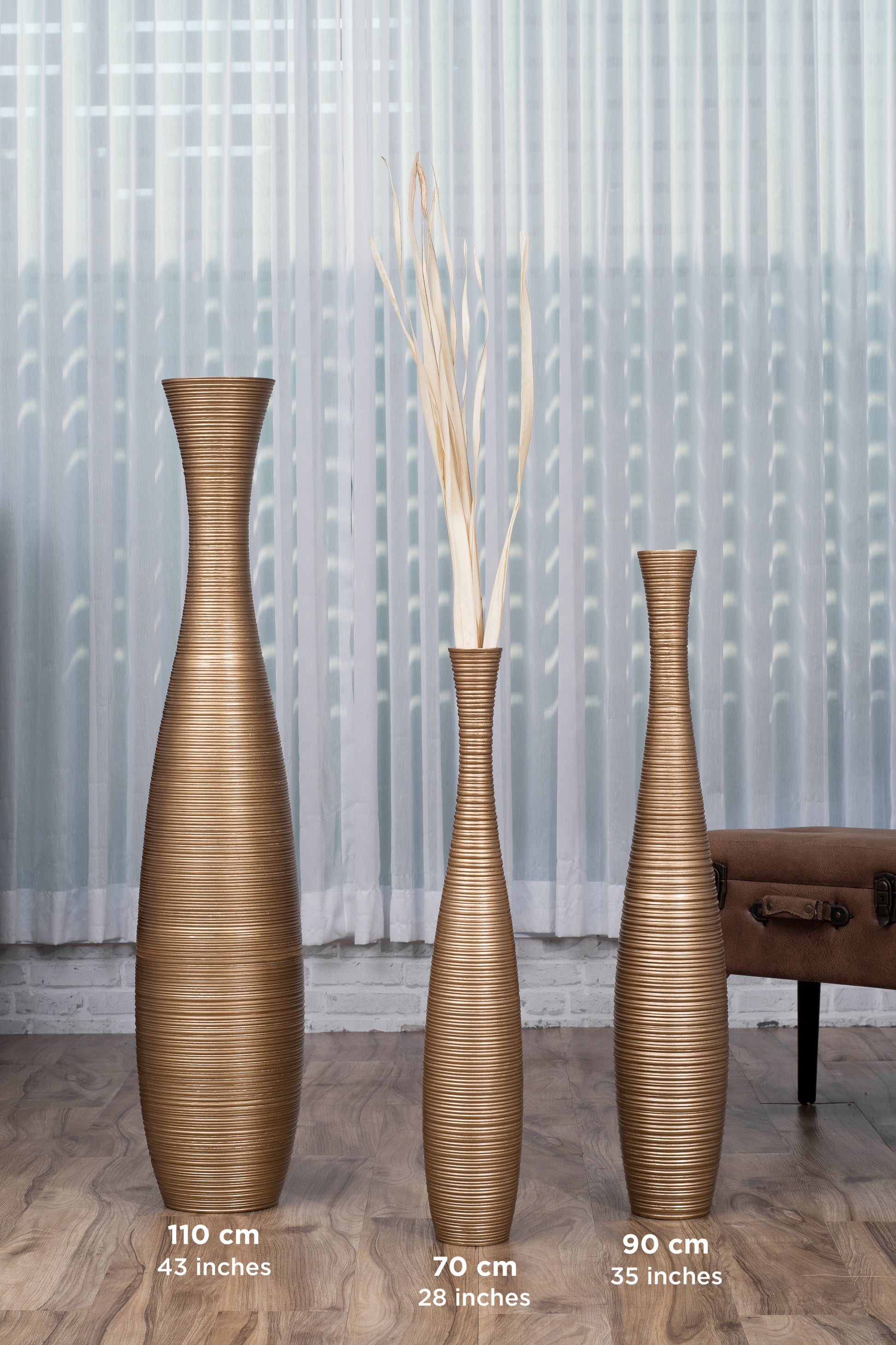Large Mango Wood Floor Vase – Handcrafted Decorative Highlight from Thailand, 105 cm