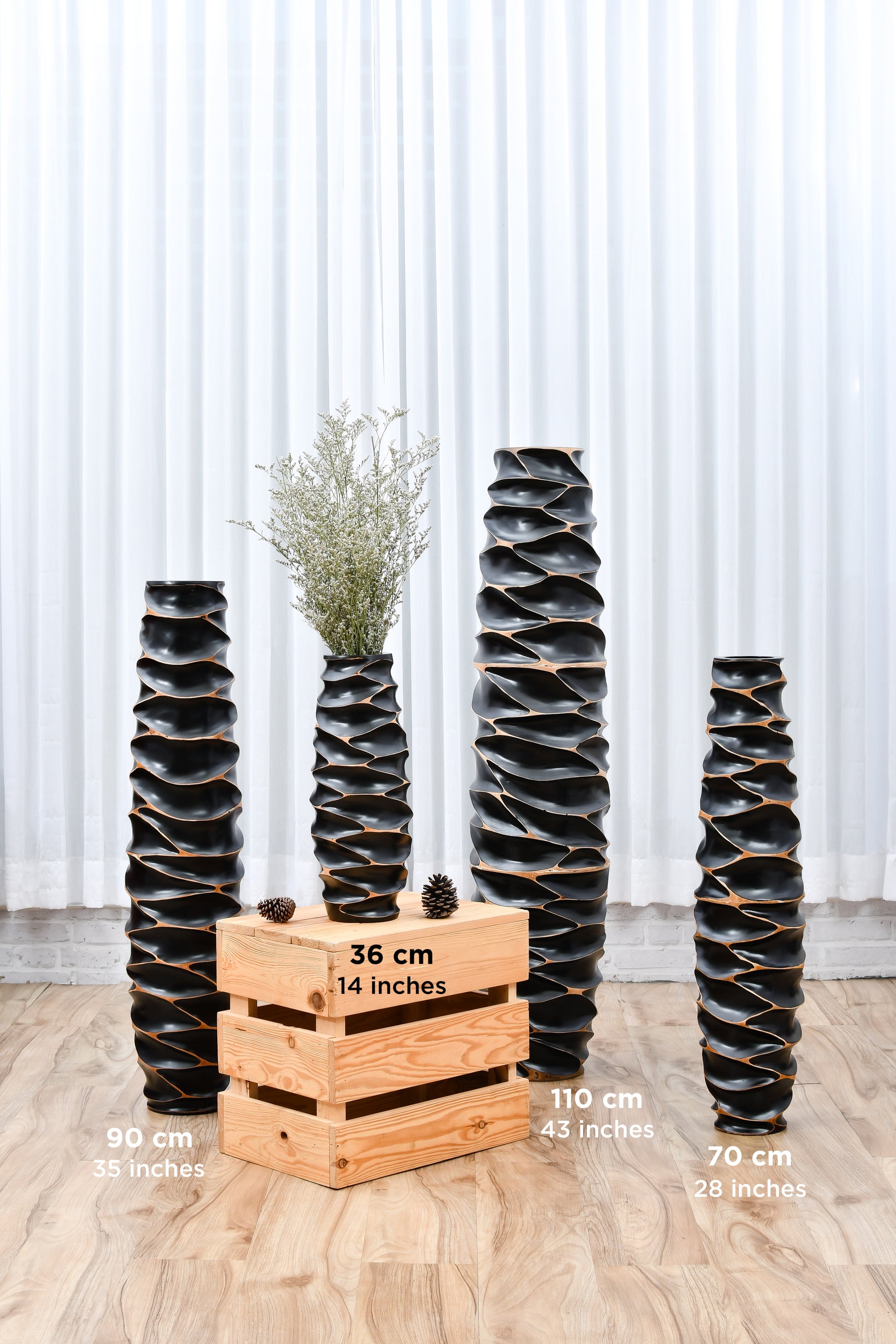 Large Mango Wood Floor Vase – Handcrafted Decorative Highlight from Thailand, 85 cm