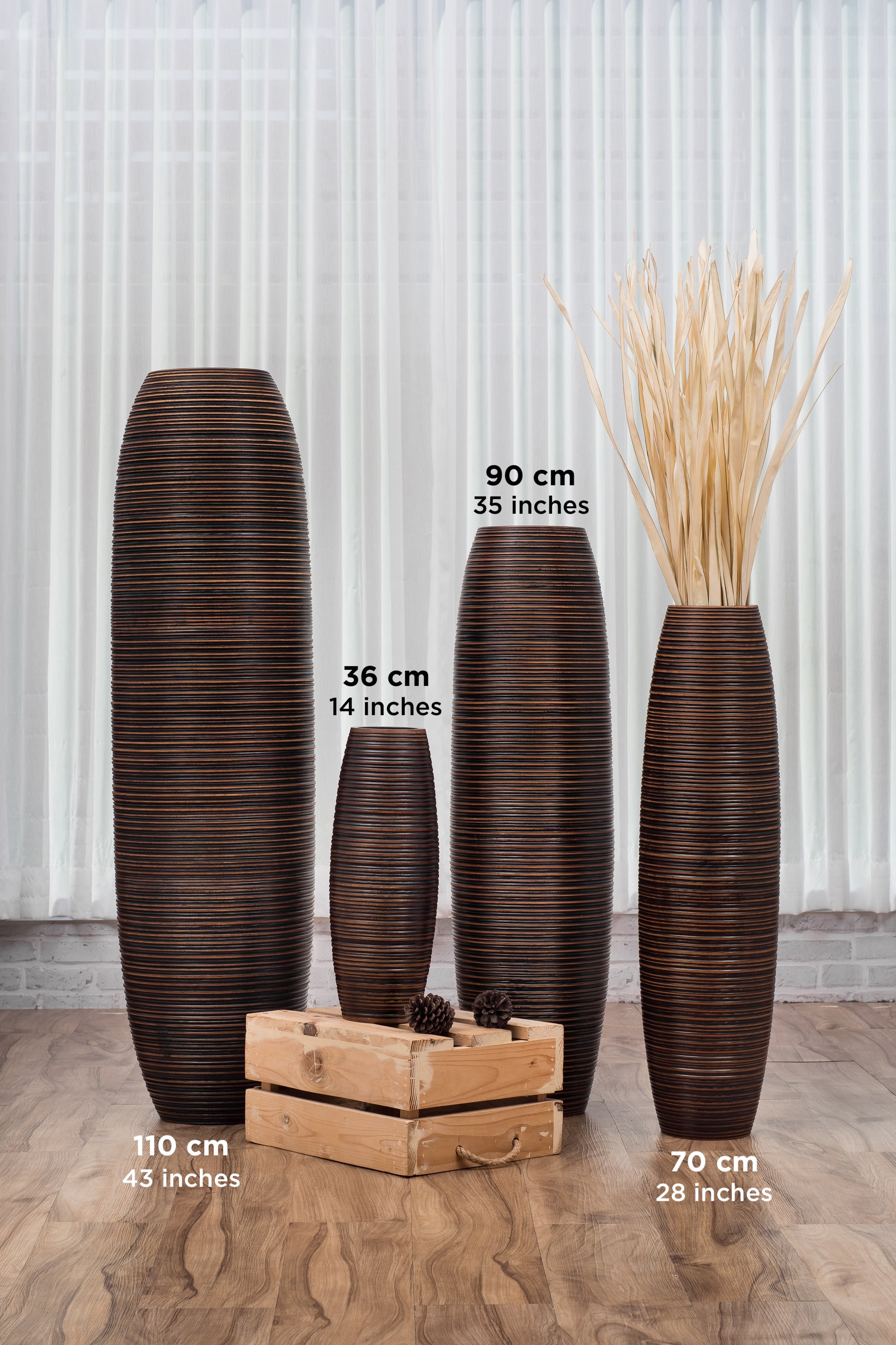 Large Mango Wood Floor Vase – Handcrafted Decorative Highlight from Thailand, 105 cm