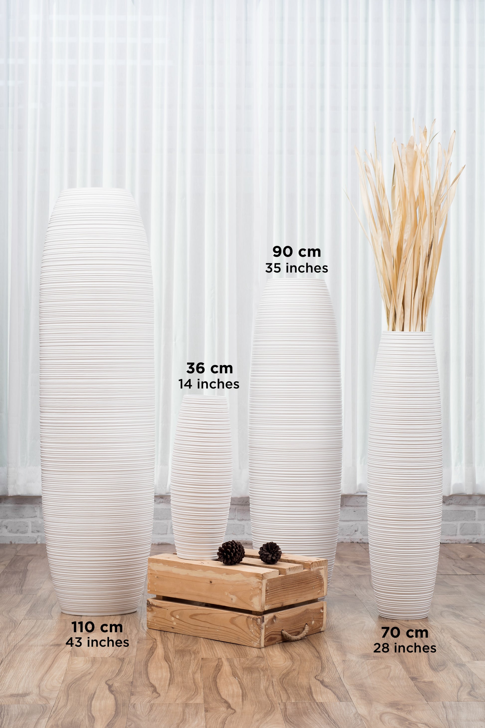 Large Mango Wood Floor Vase – Handcrafted Decorative Highlight from Thailand, 85 cm