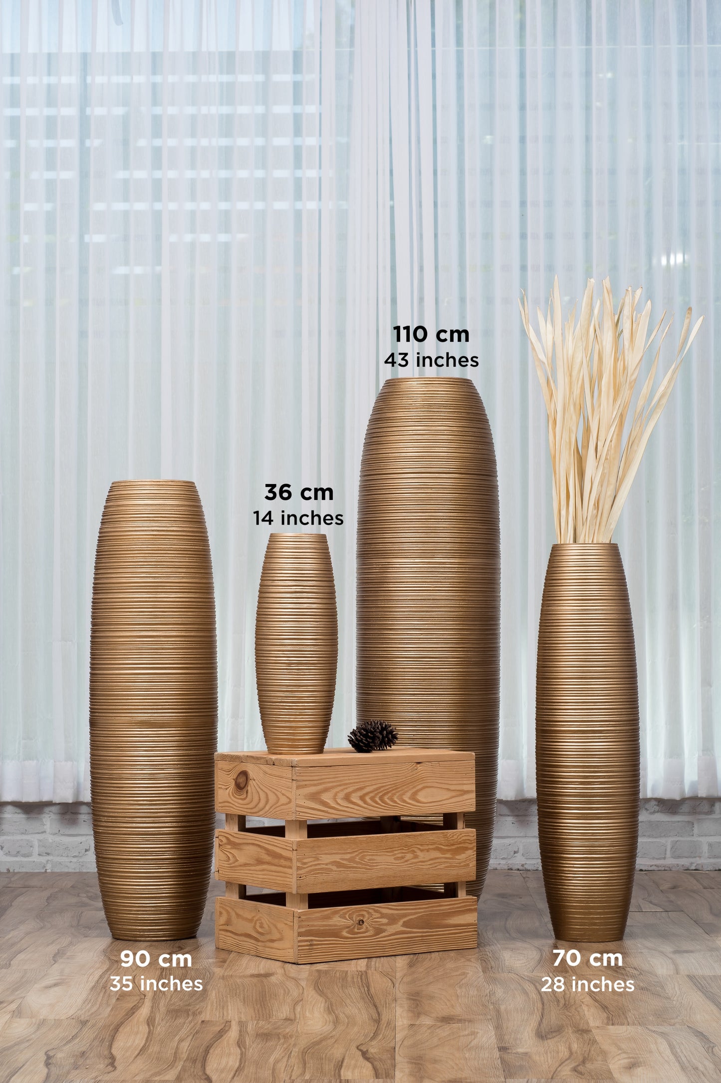 Large Mango Wood Floor Vase – Handcrafted Decorative Highlight from Thailand, 85 cm