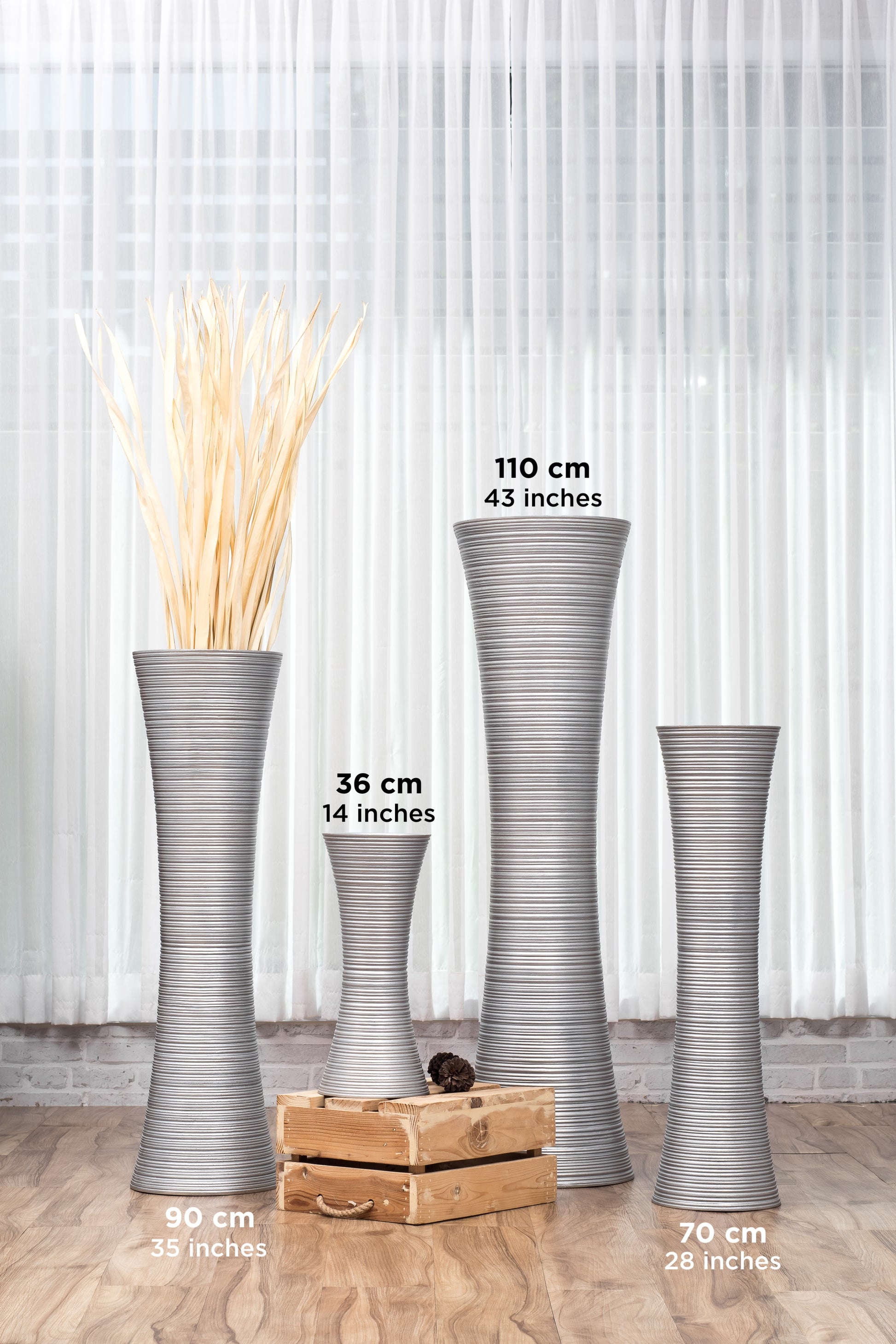 Large Mango Wood Floor Vase – Handcrafted Decorative Highlight from Thailand, 65 cm