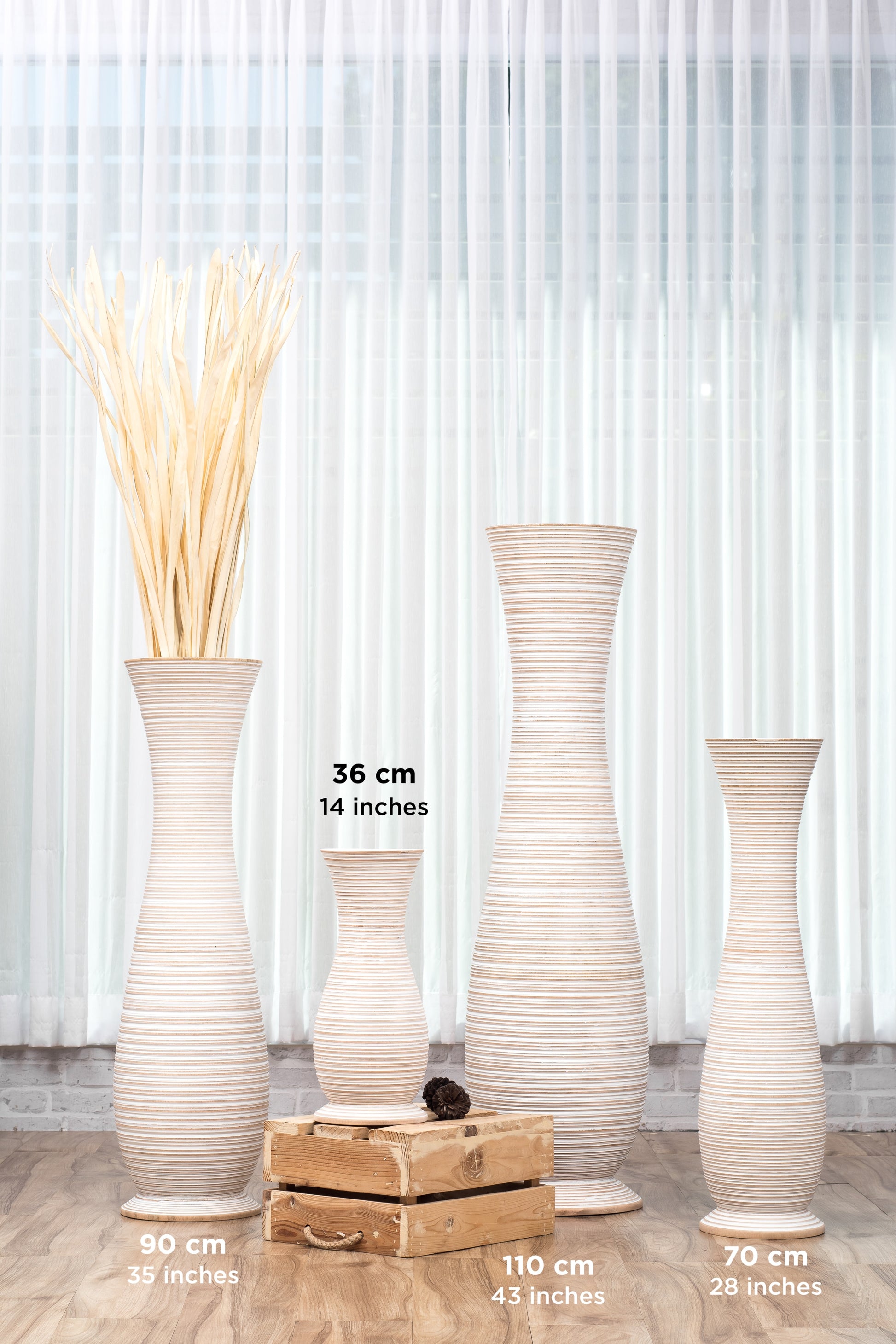 Large Mango Wood Floor Vase – Handcrafted Decorative Highlight from Thailand, 65 cm