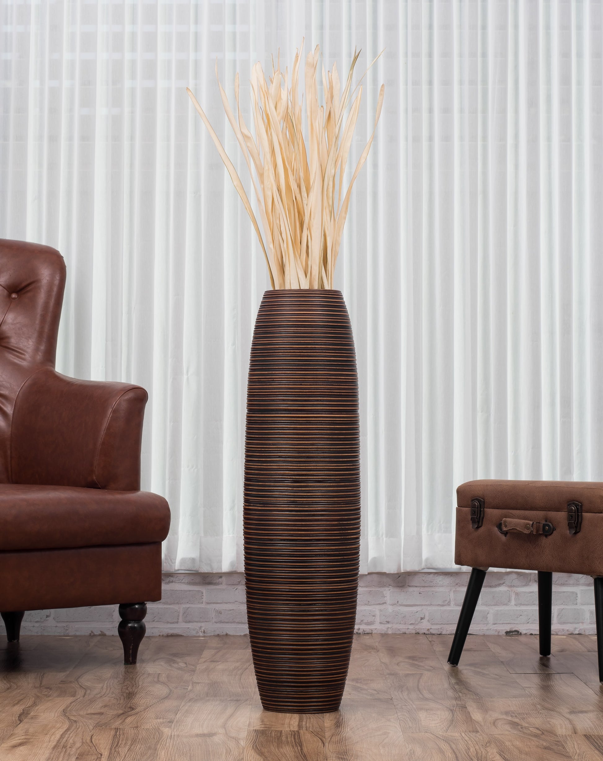 Large Mango Wood Floor Vase – Handcrafted Decorative Highlight from Thailand, 85 cm