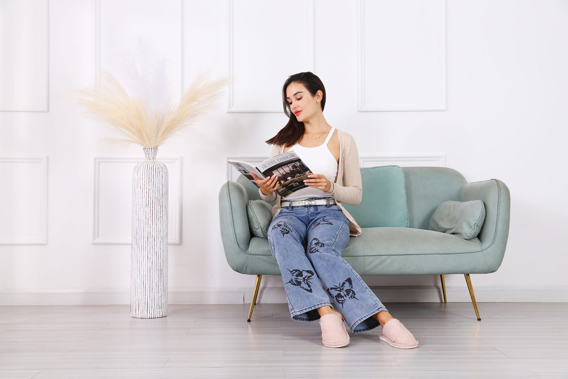 Large Resin Floor Vase – Stylish Waterproof Vase for Fresh & Dried Flowers, 85 cm