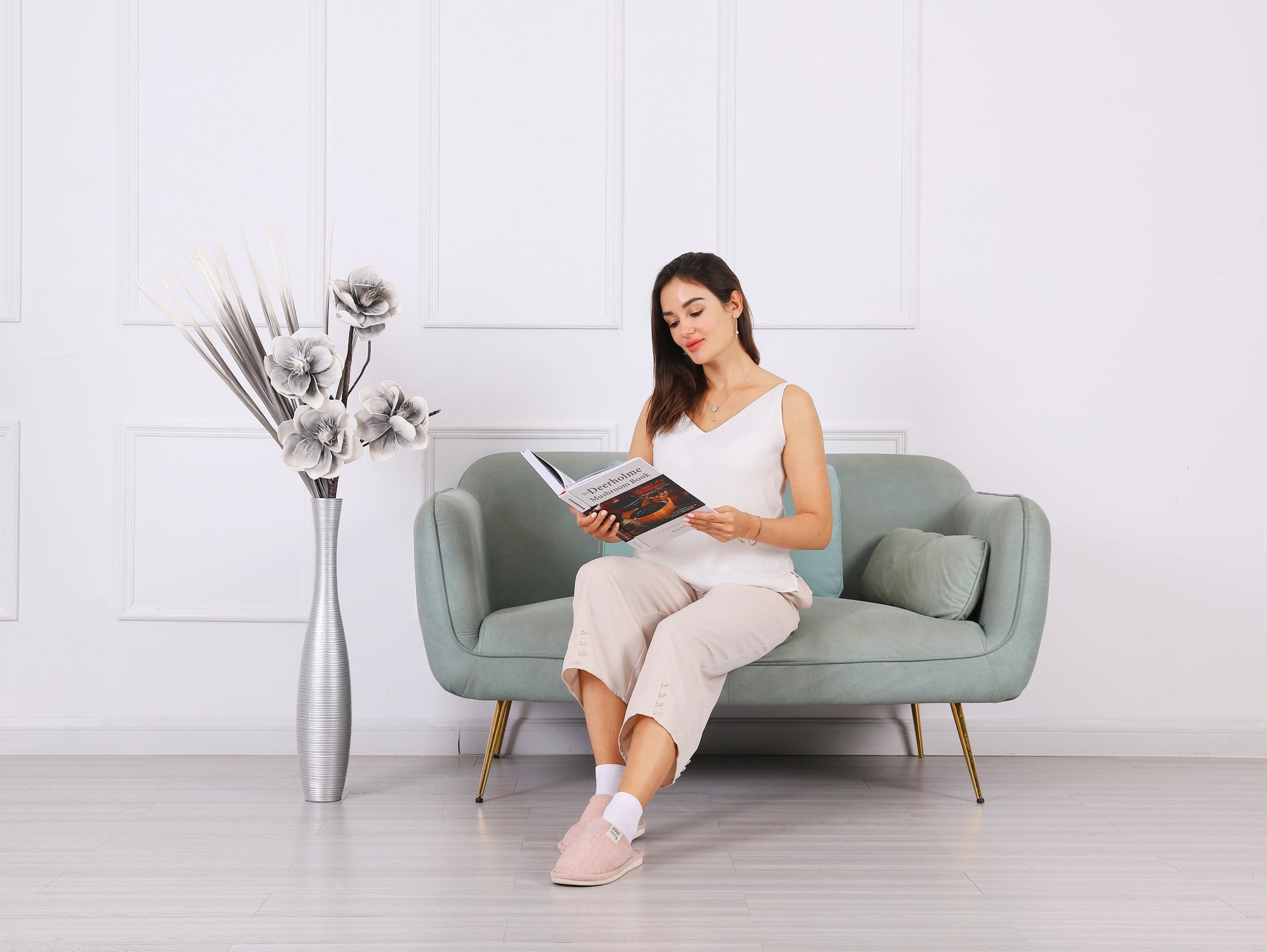 Large Resin Floor Vase – Stylish Waterproof Vase for Fresh & Dried Flowers, 65 cm