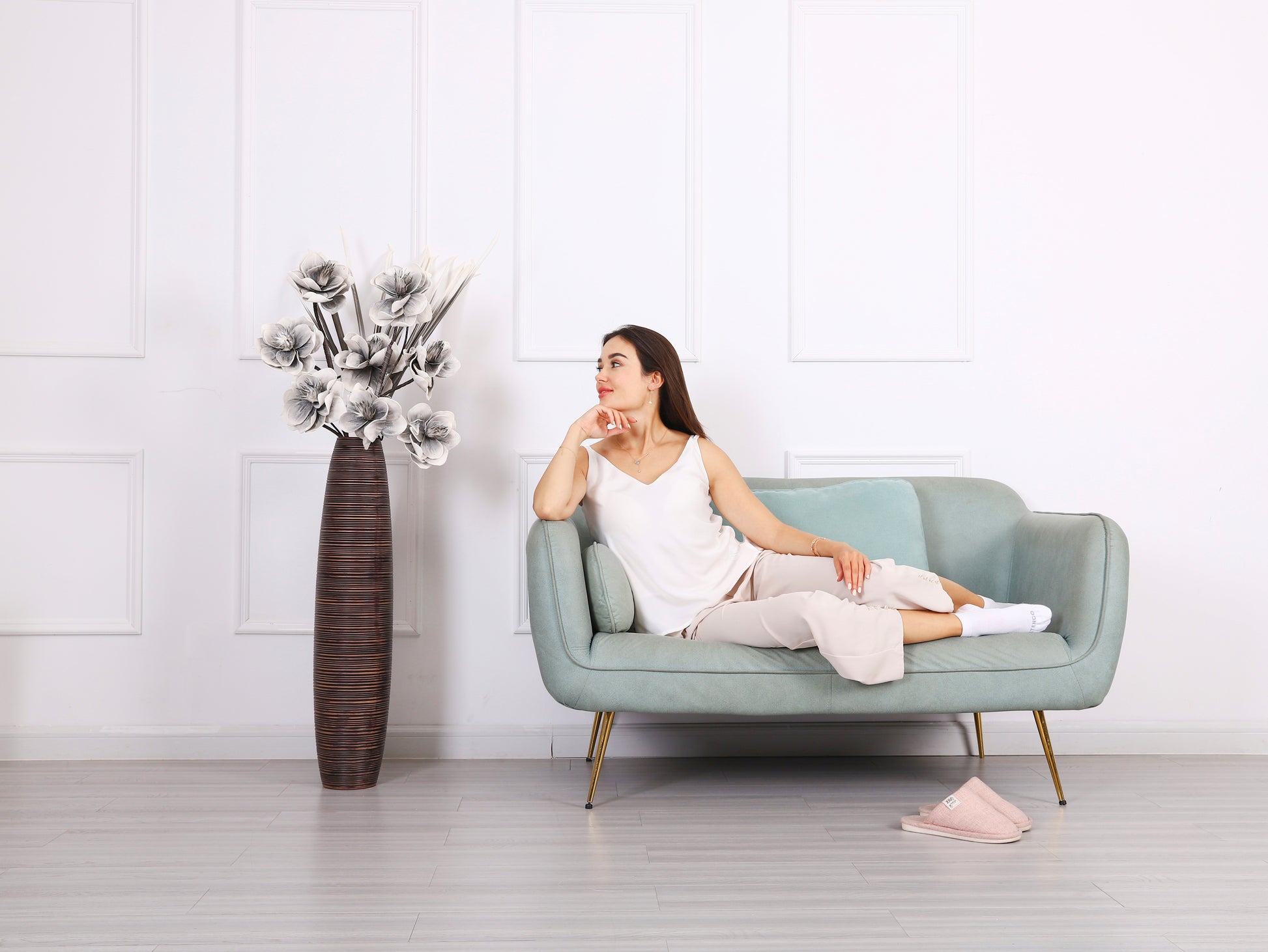 Large Resin Floor Vase – Stylish Waterproof Vase for Fresh & Dried Flowers, 85 cm