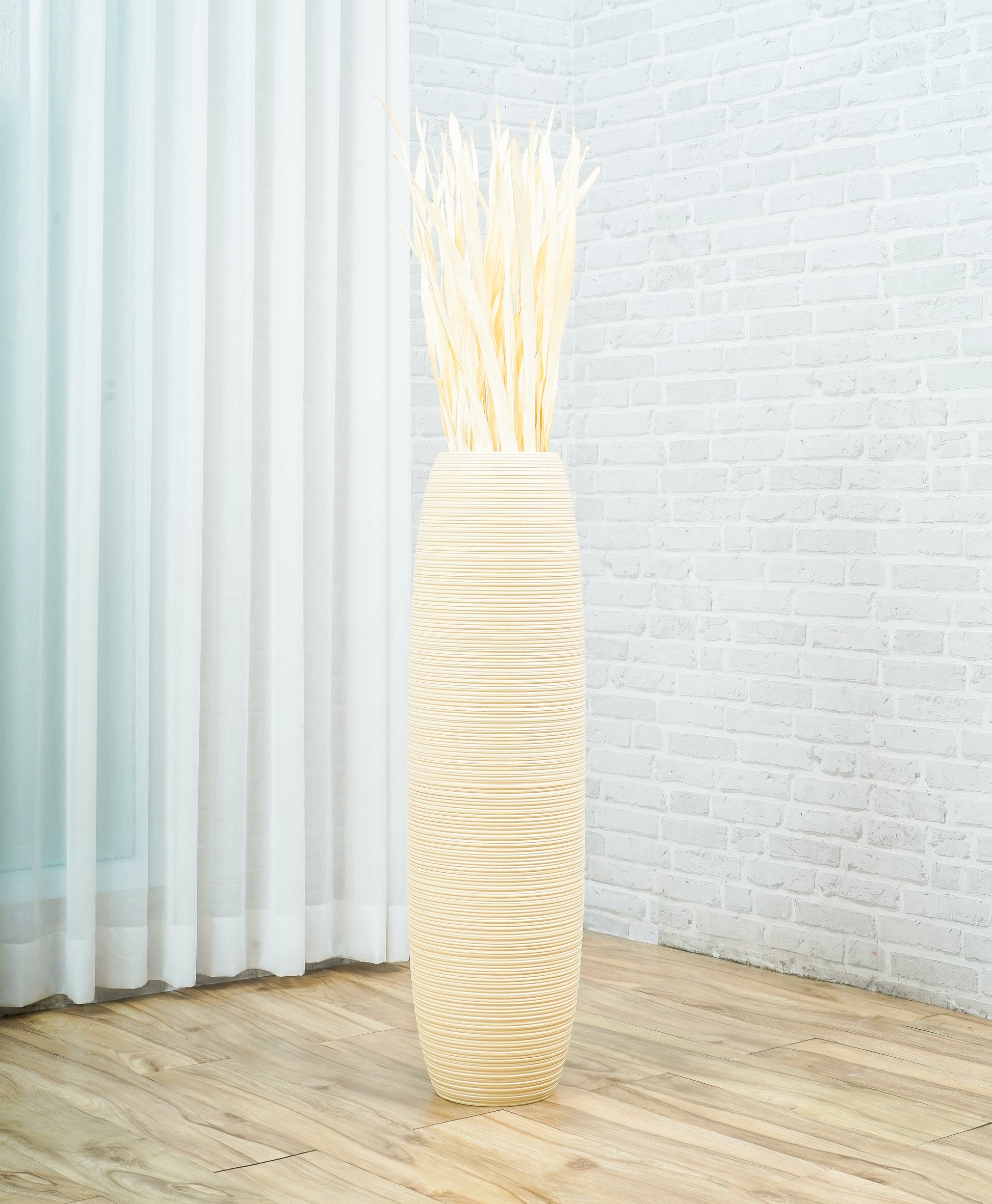 Large Mango Wood Floor Vase – Handcrafted Decorative Highlight from Thailand, 85 cm