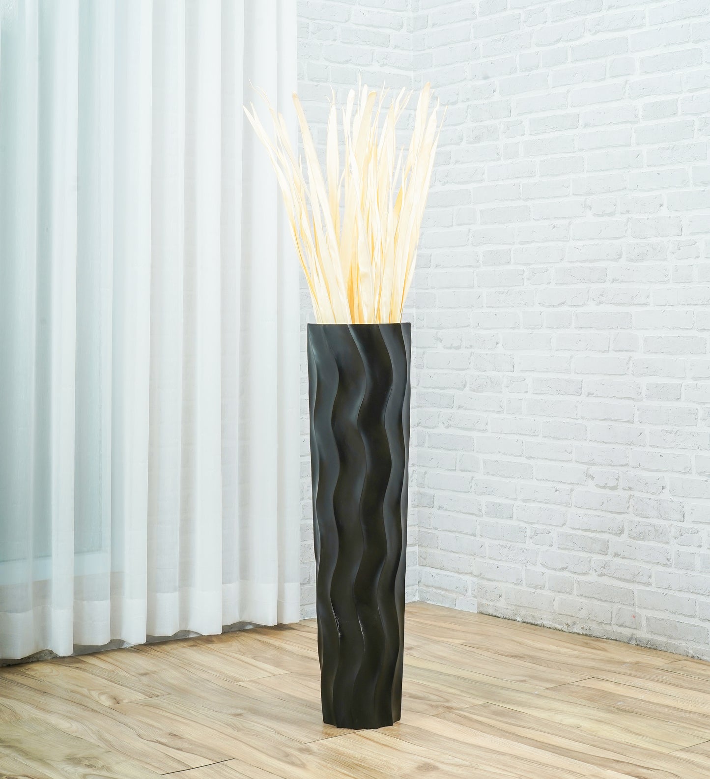 Large Mango Wood Floor Vase – Handcrafted Decorative Highlight from Thailand, 65 cm