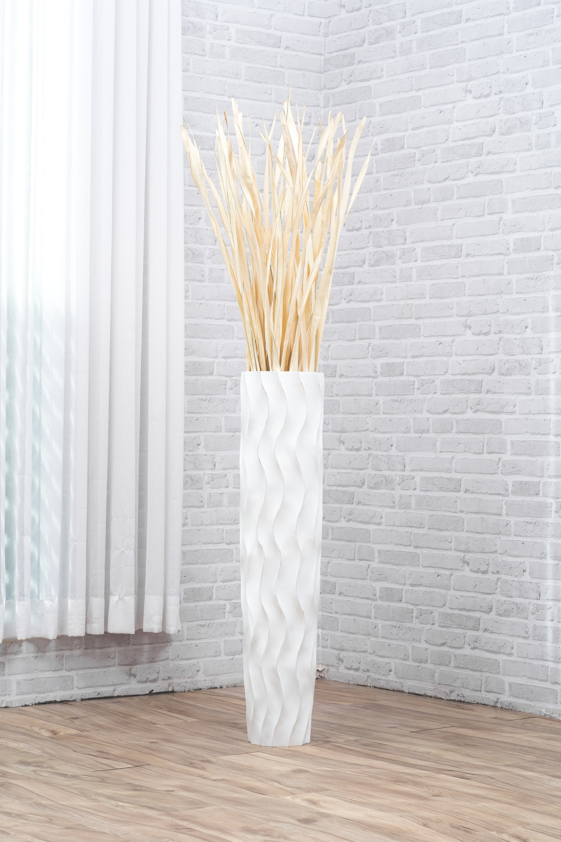 Large Mango Wood Floor Vase – Handcrafted Decorative Highlight from Thailand, 85 cm
