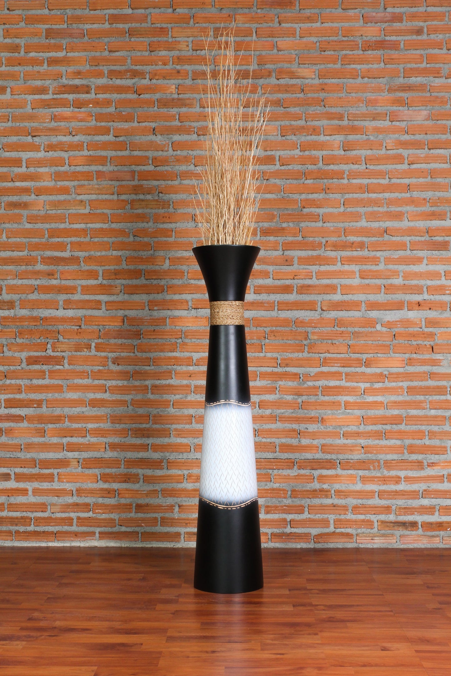 Large Mango Wood Floor Vase – Handcrafted Decorative Highlight from Thailand, 105 cm