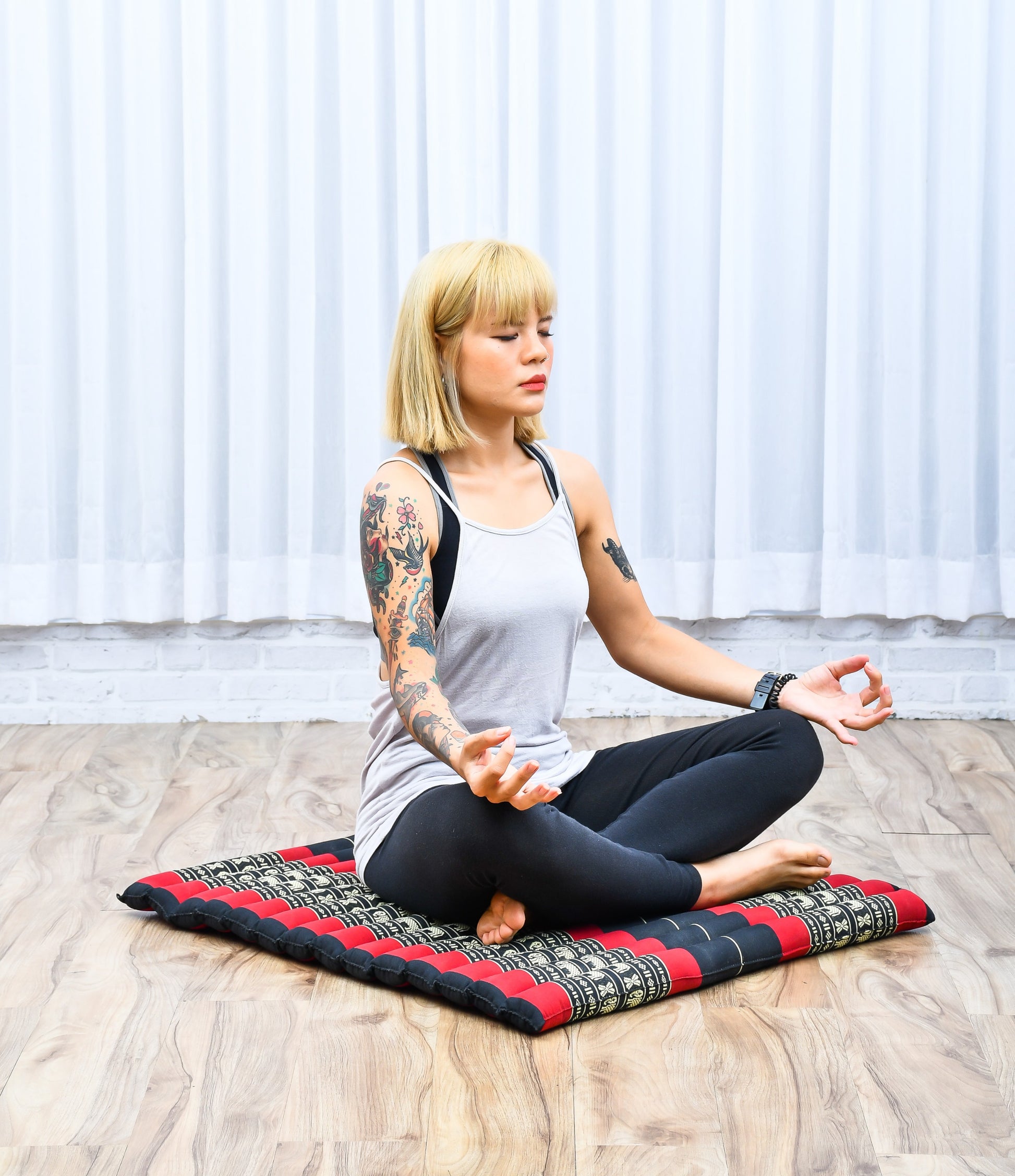 Large Kapok Zabuton Meditation Cushion – Rectangular Floor Mat with Cotton Cover, Sf13 - Red, Black