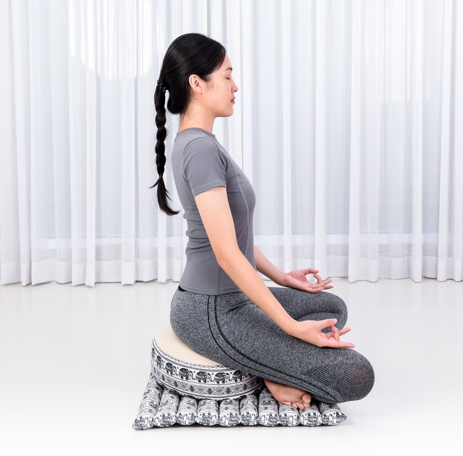 Compact Meditation Cushion Set Made of Kapok – Small Zabuton & Zafu with Cotton Cover, El2 - Black