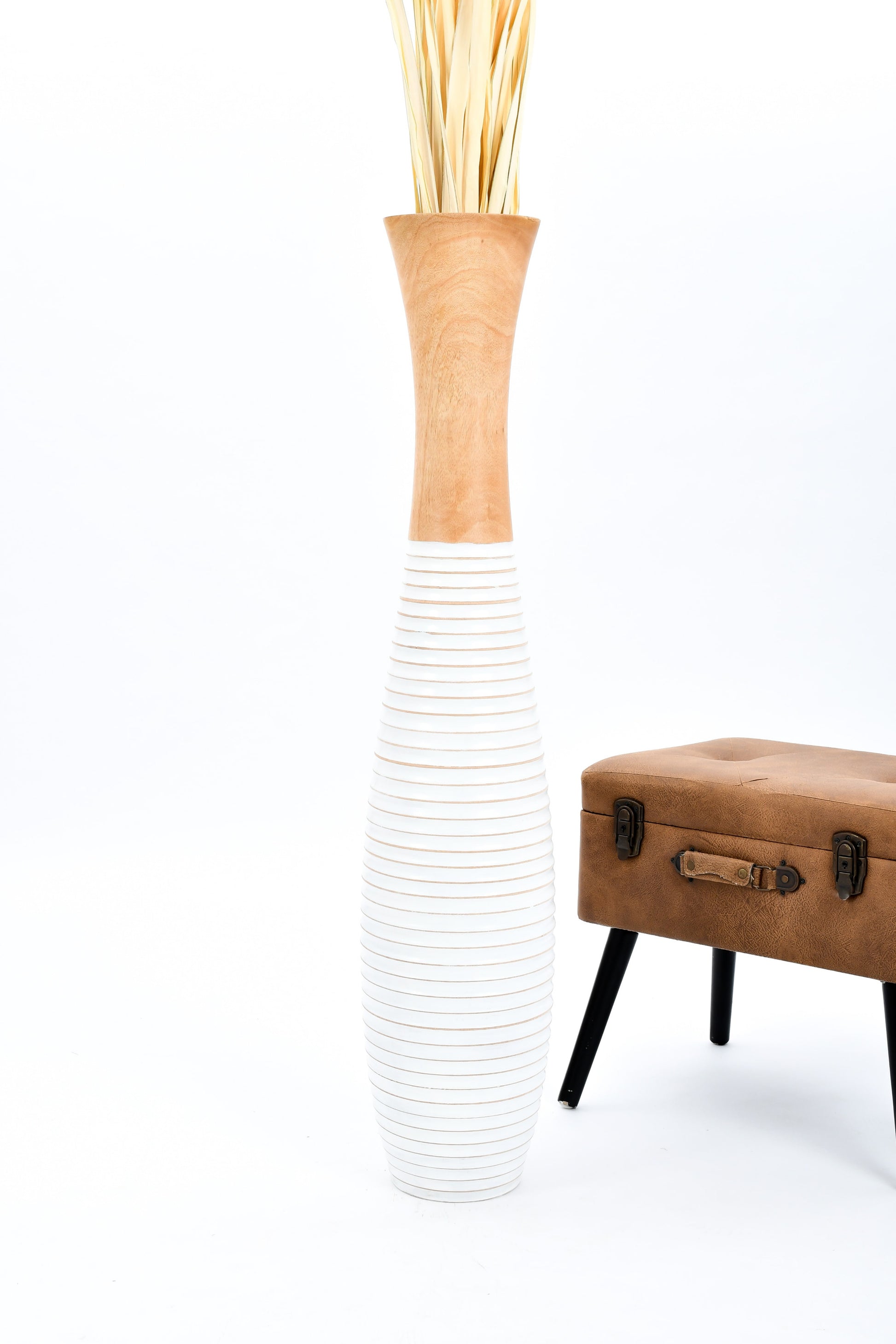 Large Mango Wood Floor Vase – Handcrafted Decorative Highlight from Thailand, 105 cm