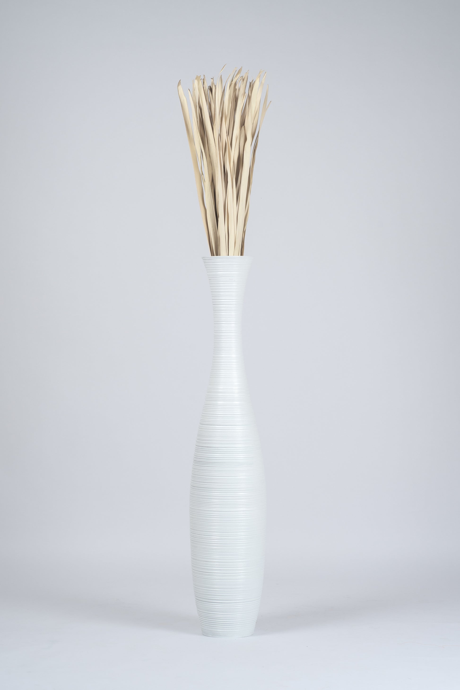 Large Mango Wood Floor Vase – Handcrafted Decorative Highlight from Thailand, 105 cm