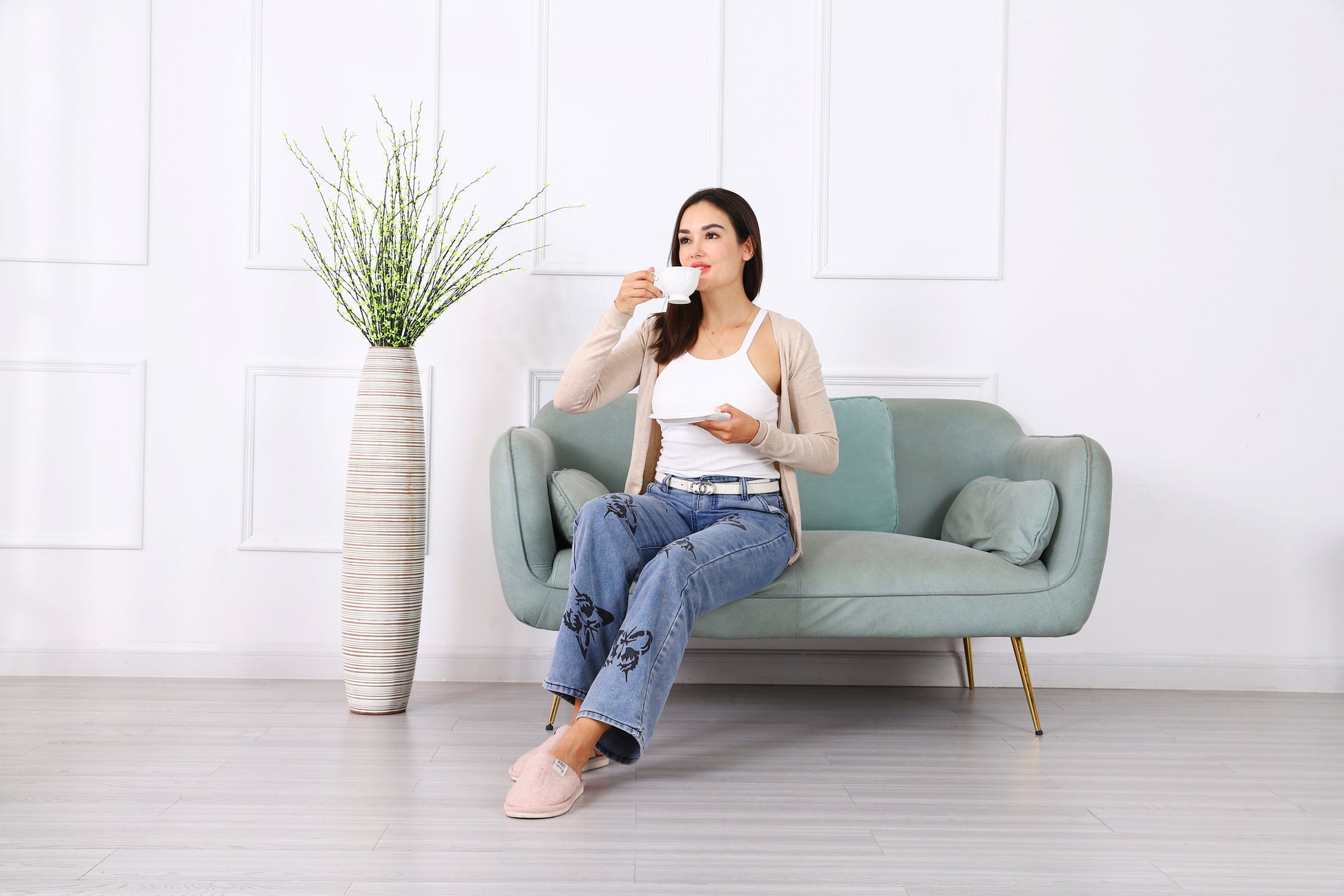 Large Resin Floor Vase – Stylish Waterproof Vase for Fresh & Dried Flowers, 85 cm