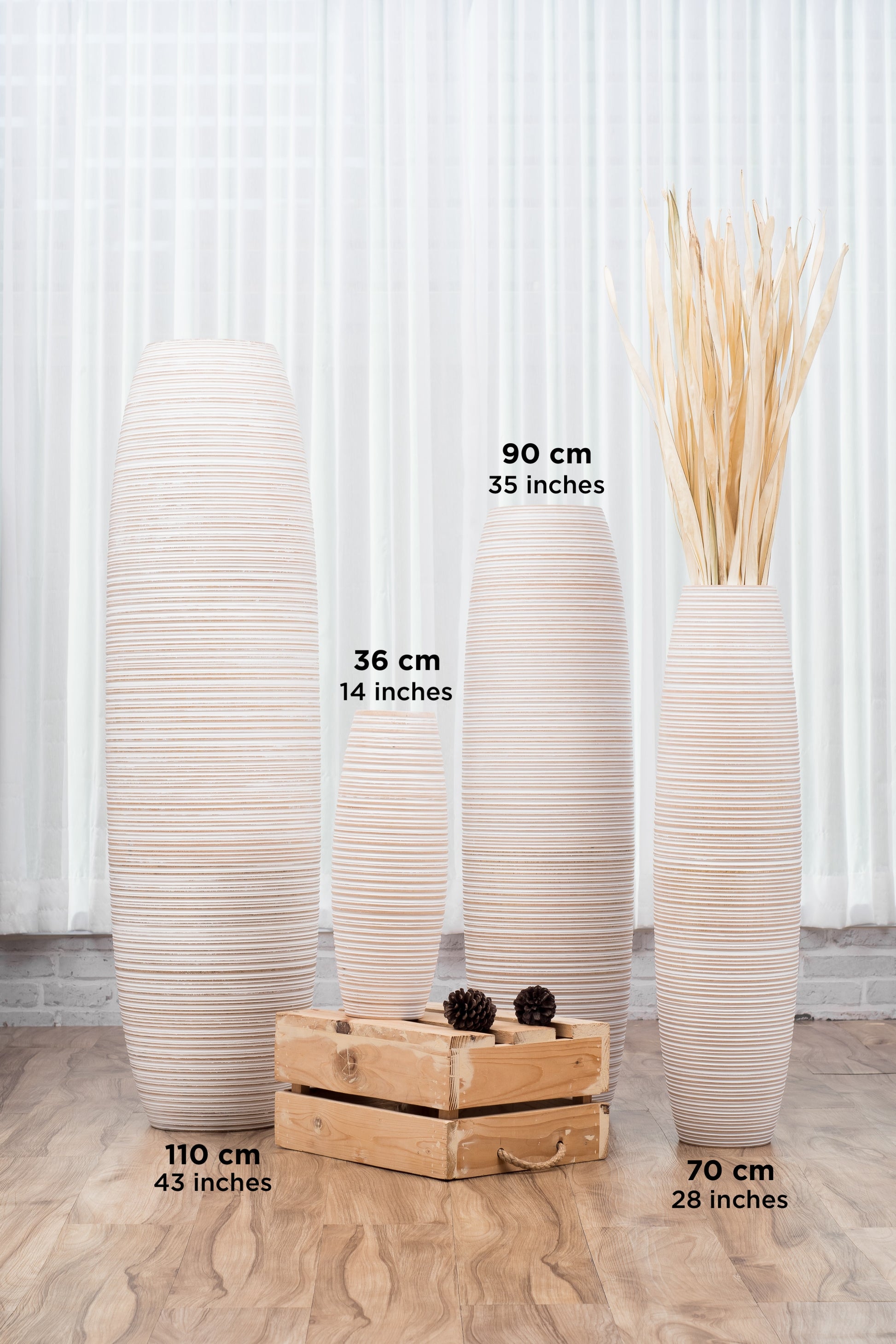 Large Mango Wood Floor Vase – Handcrafted Decorative Highlight from Thailand, 85 cm